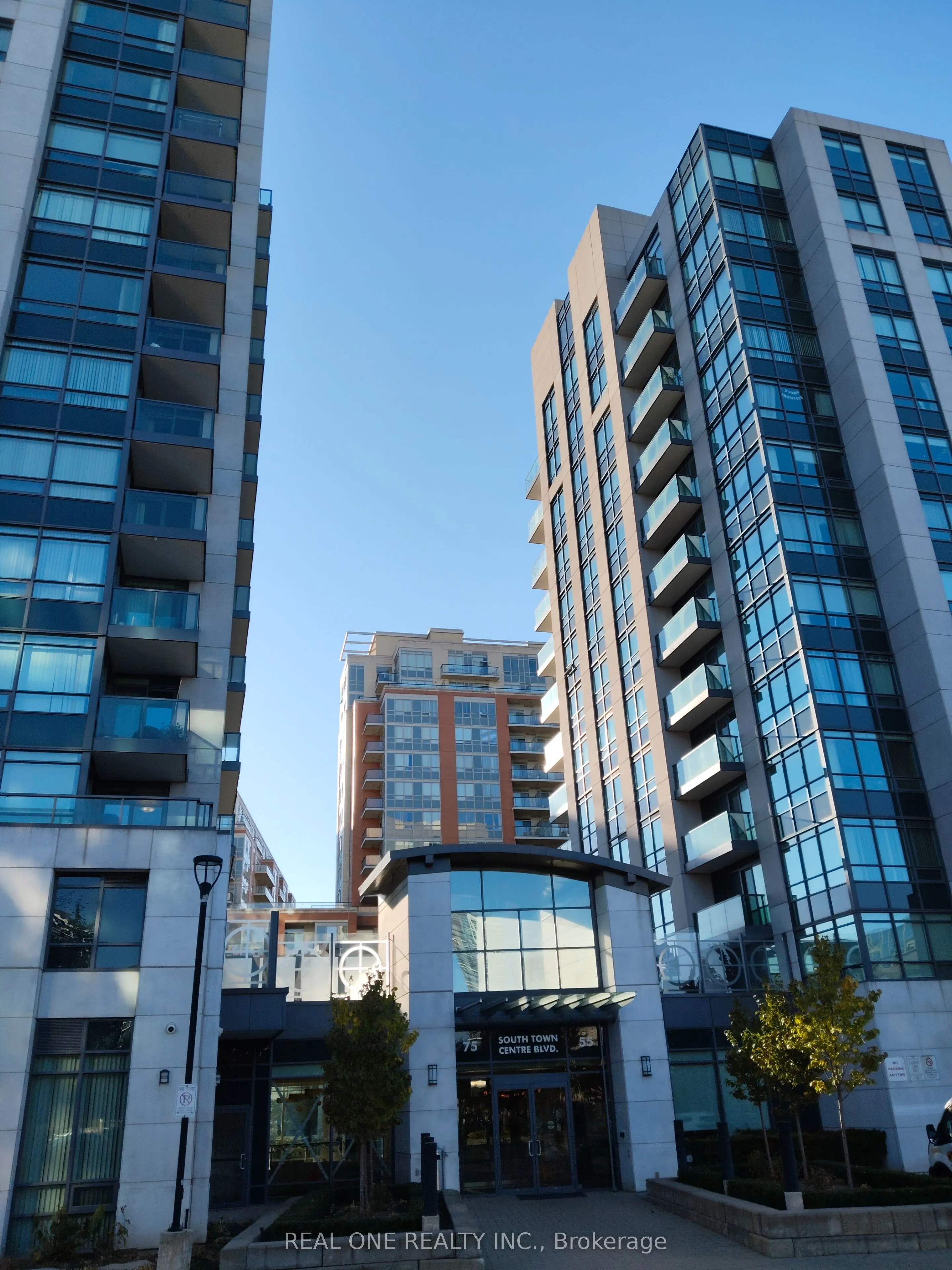 75 South Town Centre Boulevard, #703