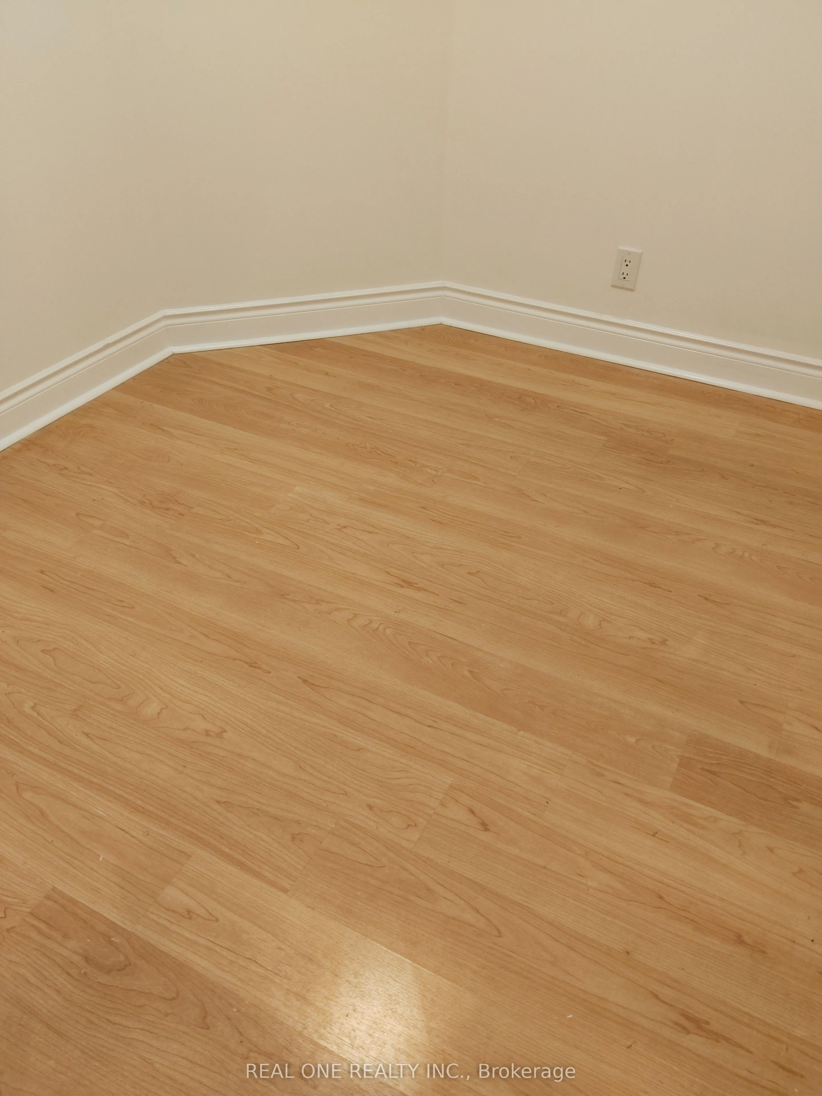 75 South Town Centre Boulevard, #703