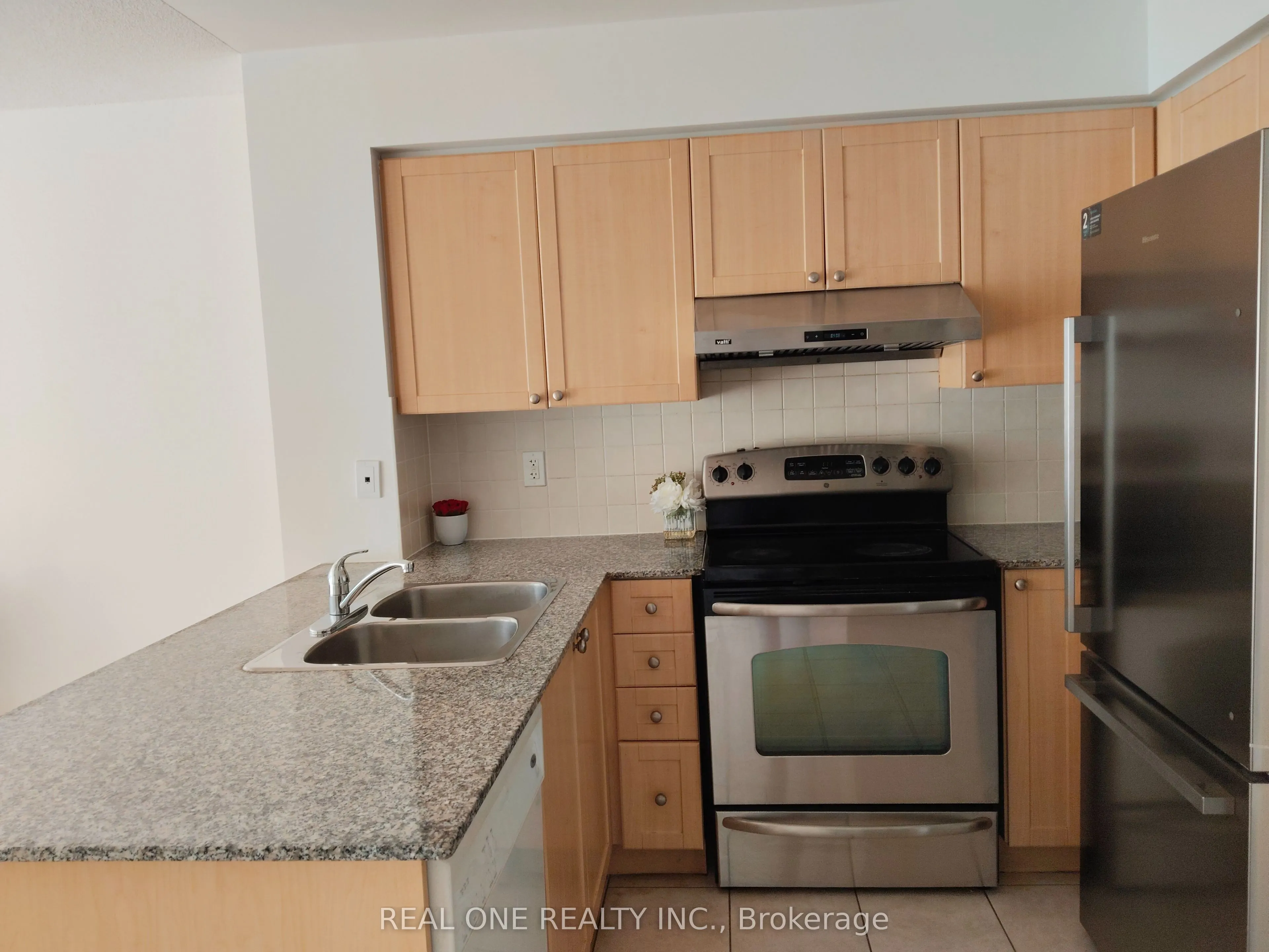 75 South Town Centre Boulevard, #703