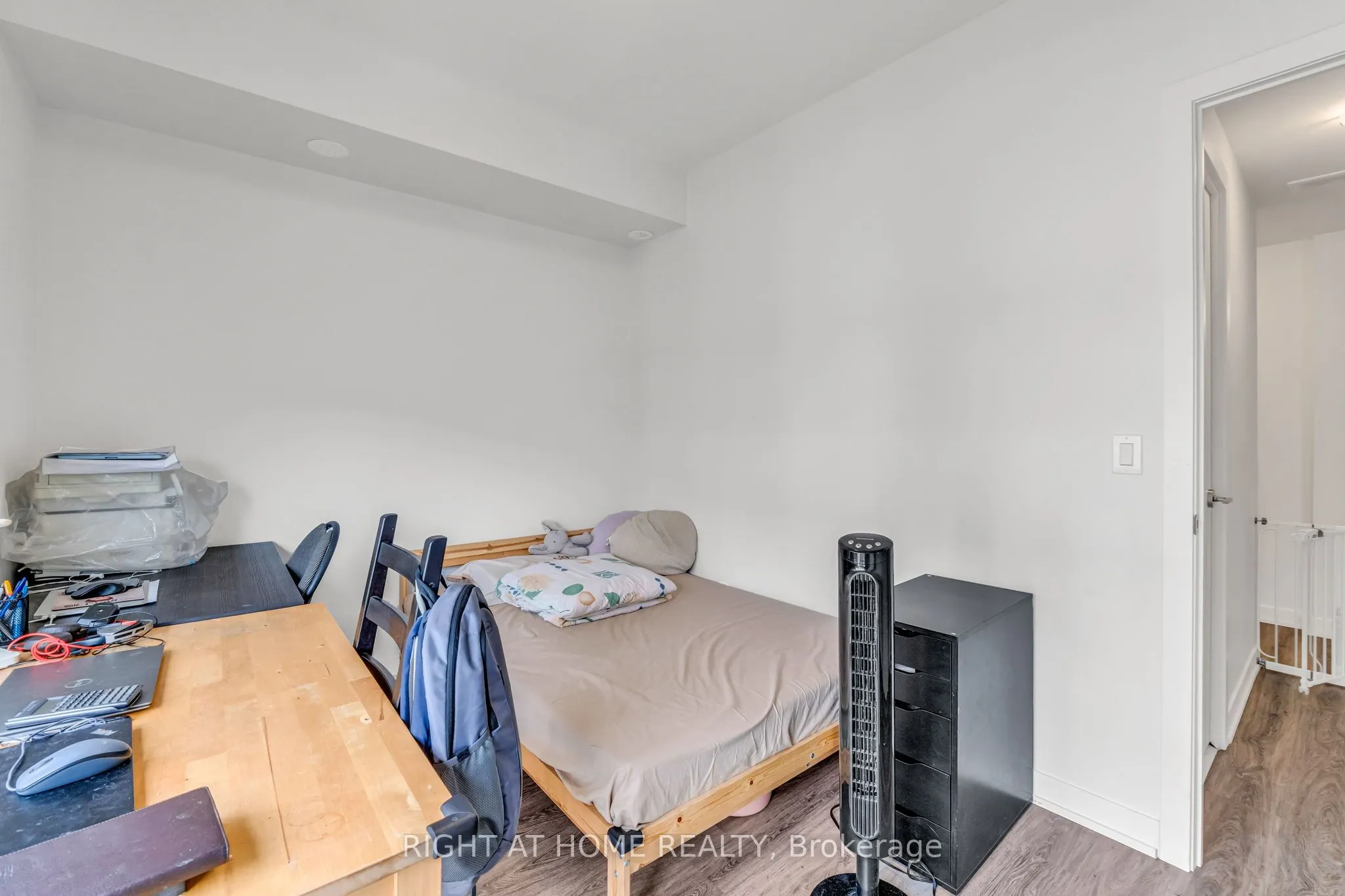 2 Steckley House Lane, #907