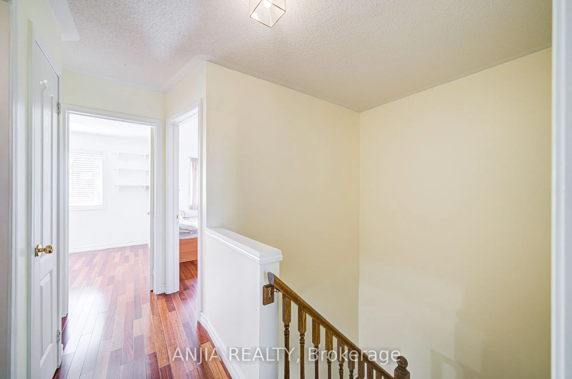 81 White's Hill Avenue