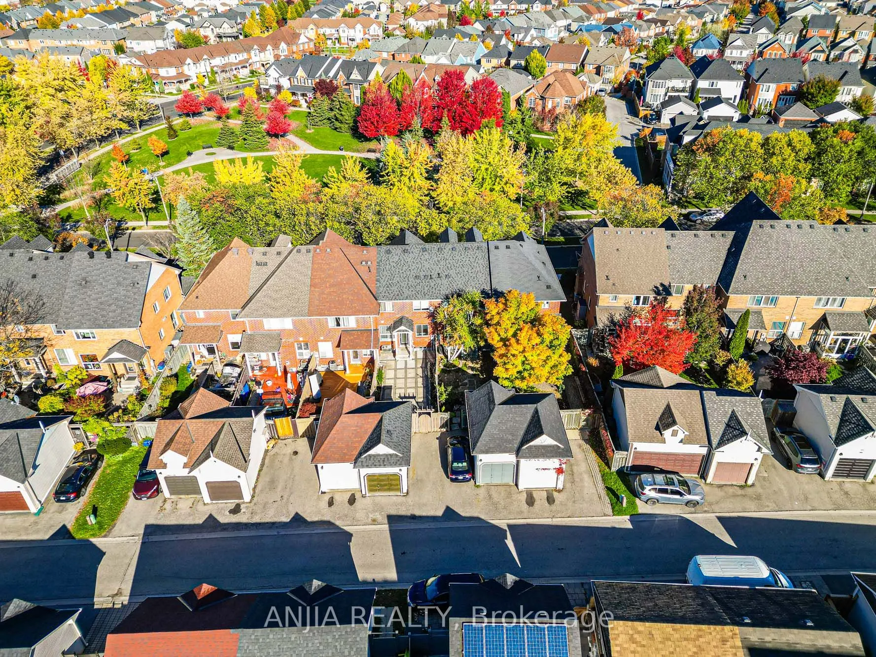 81 White's Hill Avenue