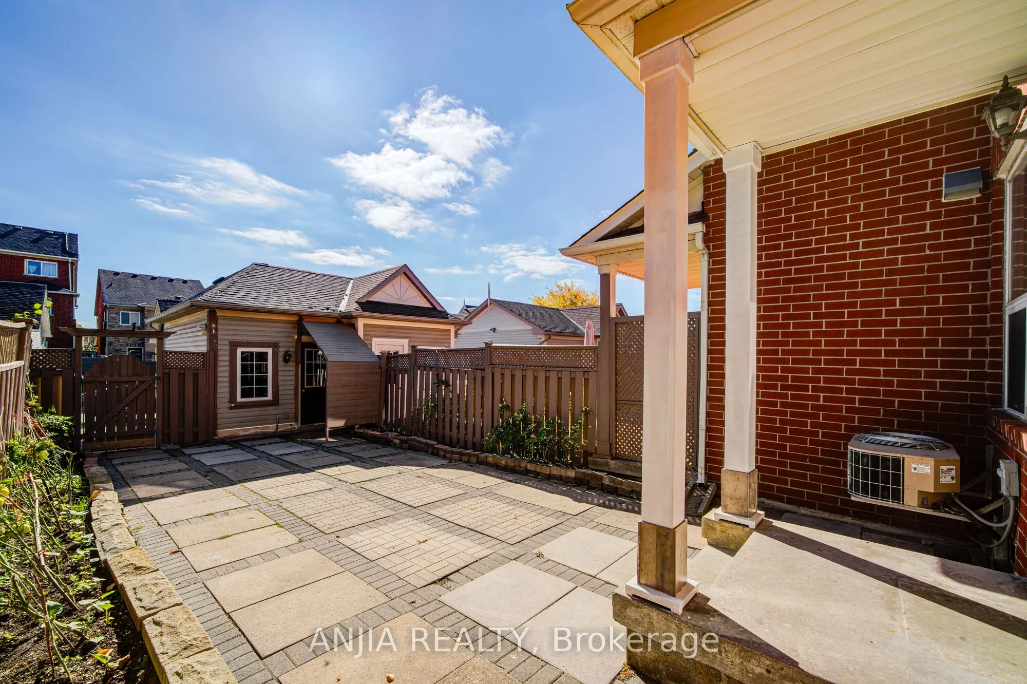 81 White's Hill Avenue