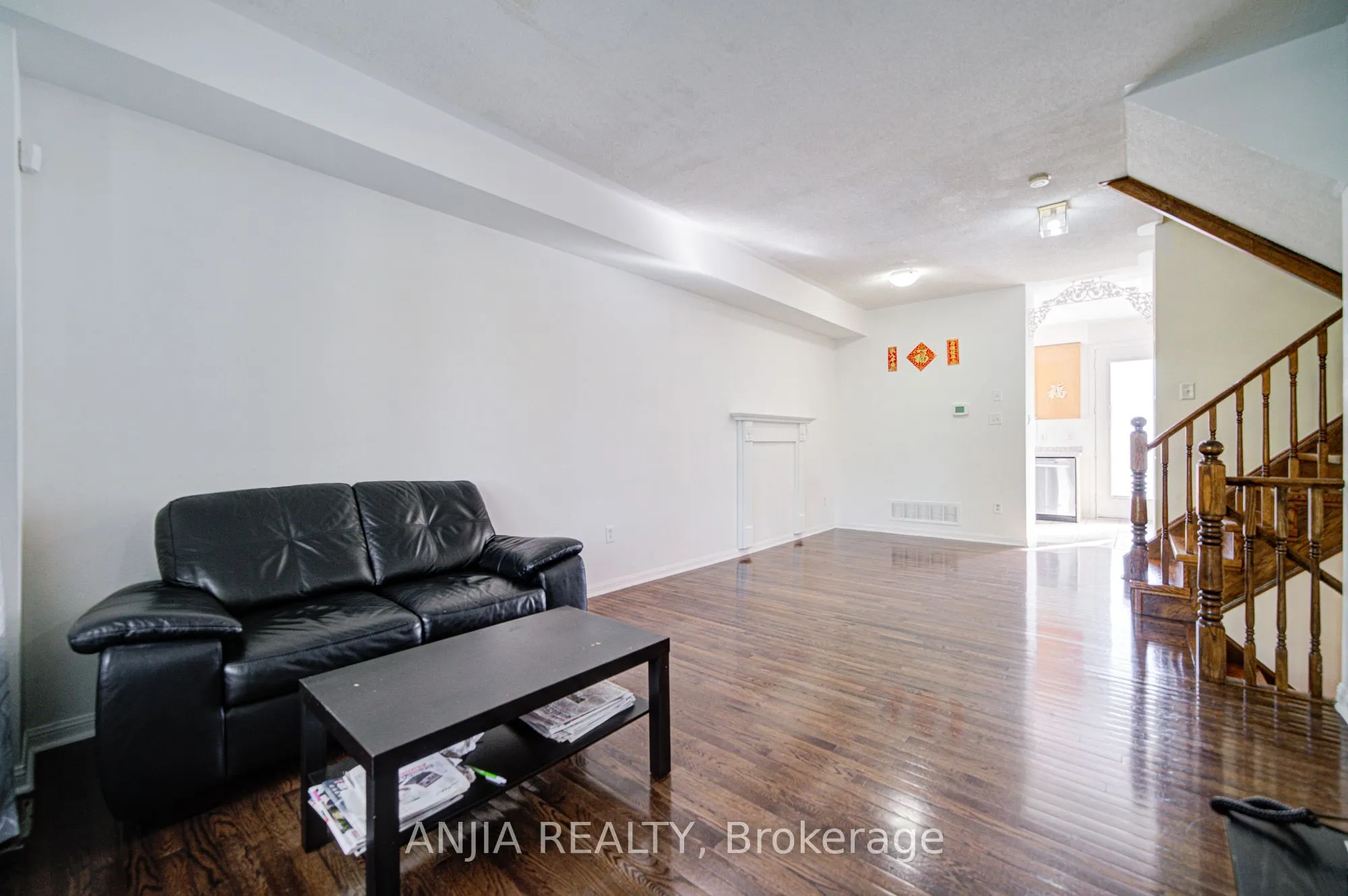 81 White's Hill Avenue