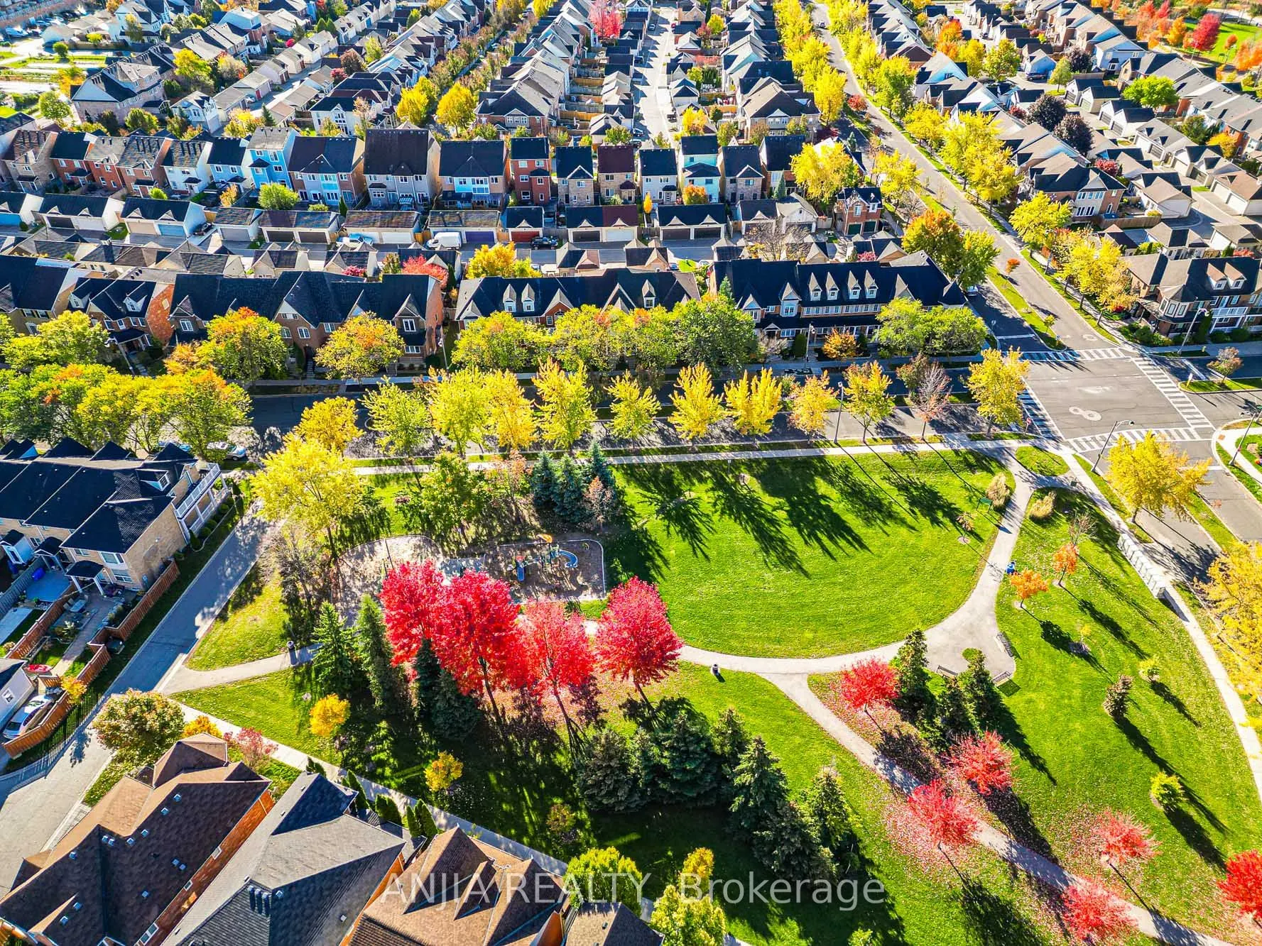 81 White's Hill Avenue