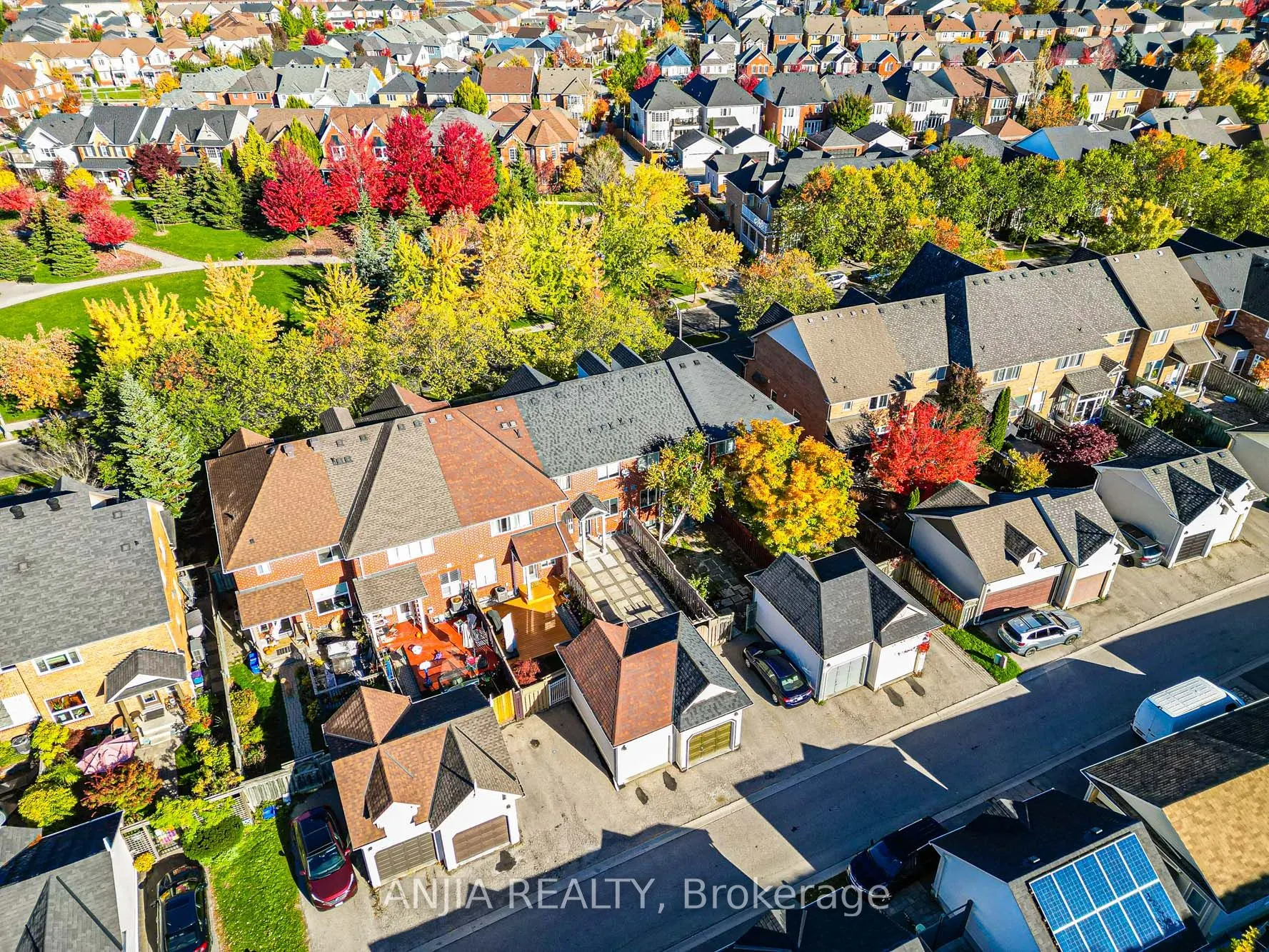 81 White's Hill Avenue