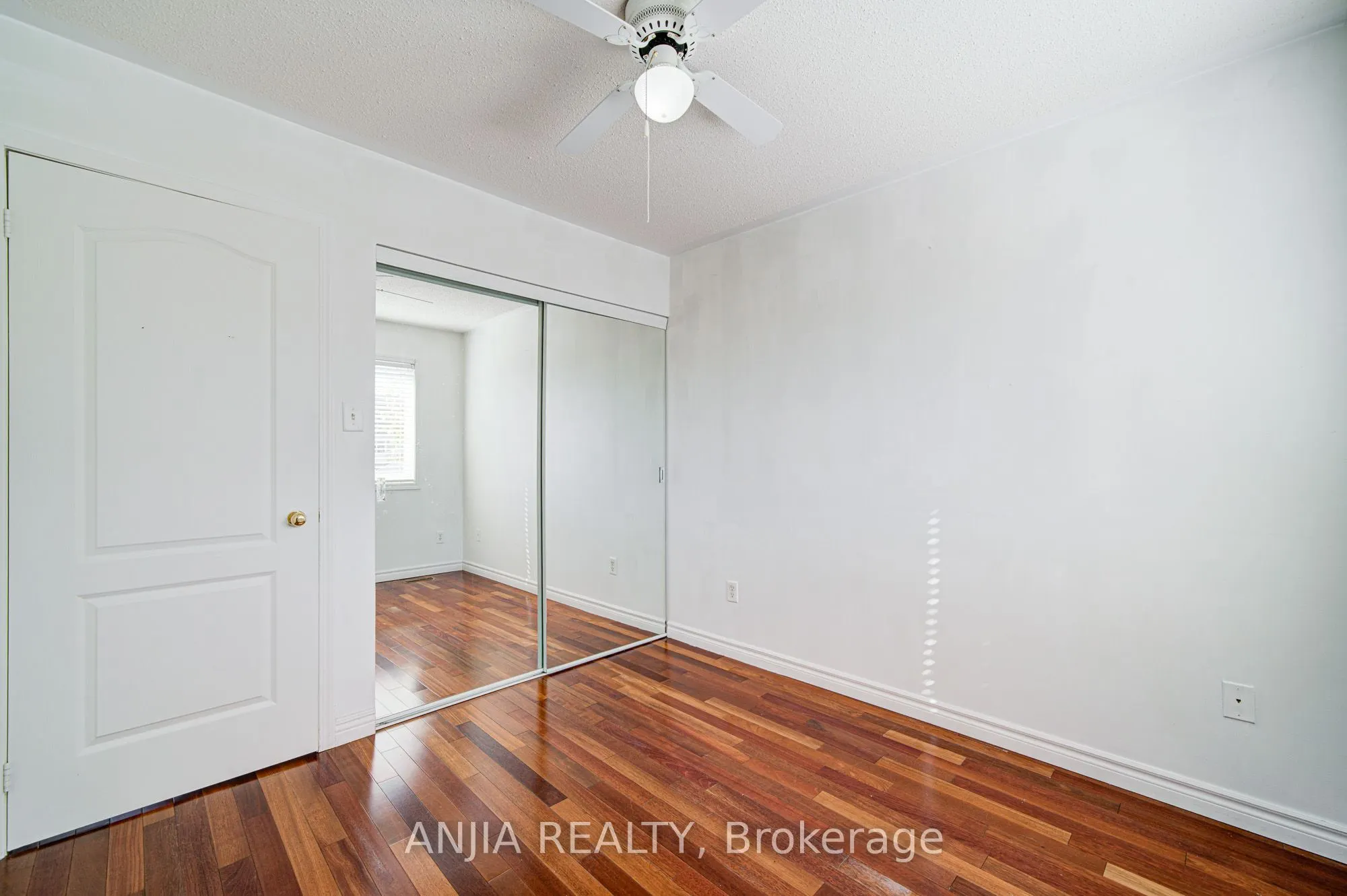 81 White's Hill Avenue