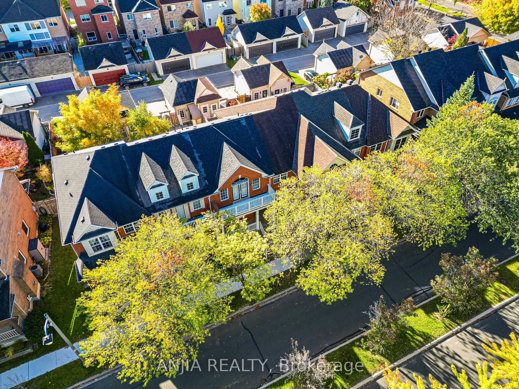 81 White's Hill Avenue