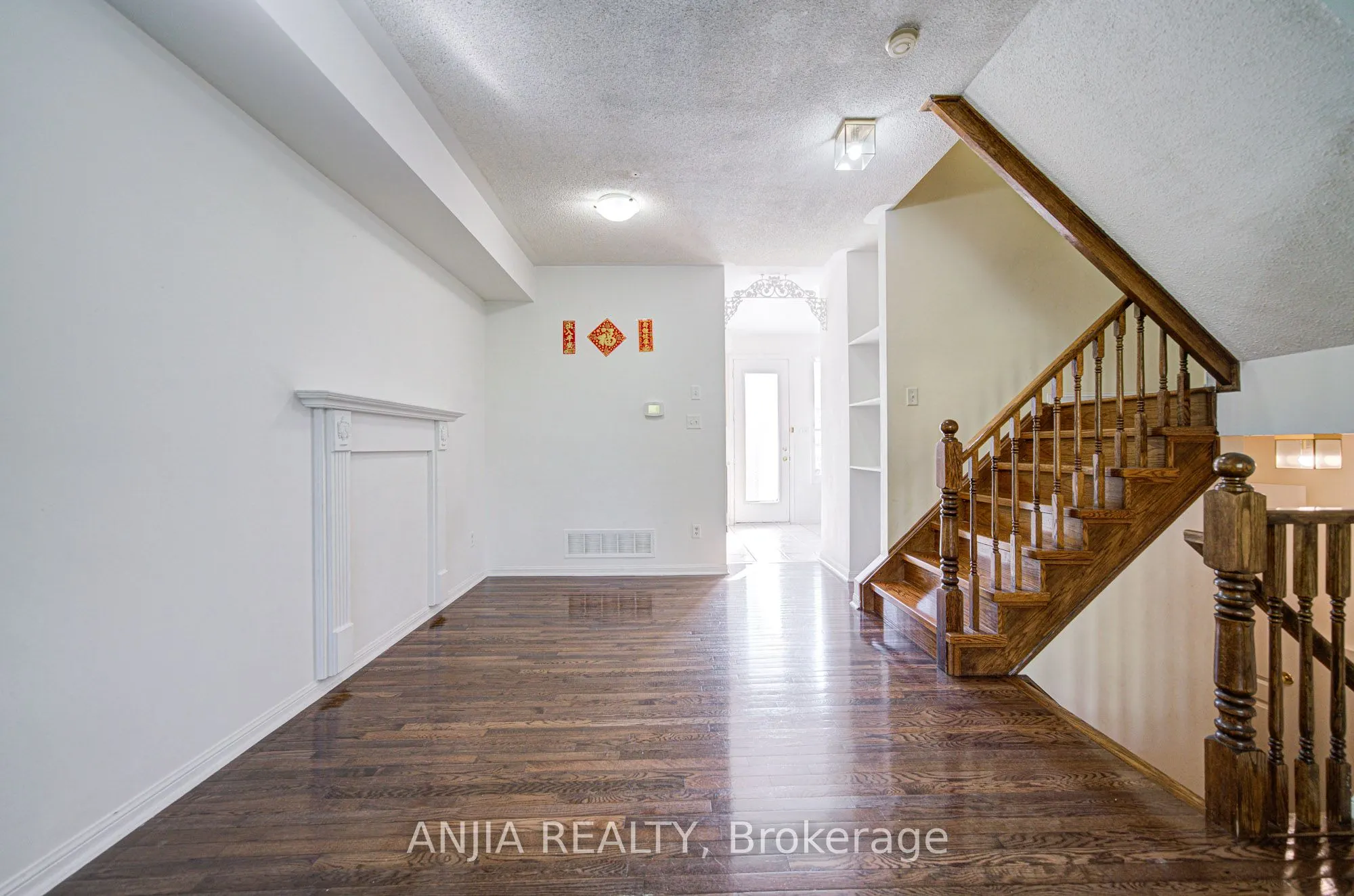 81 White's Hill Avenue