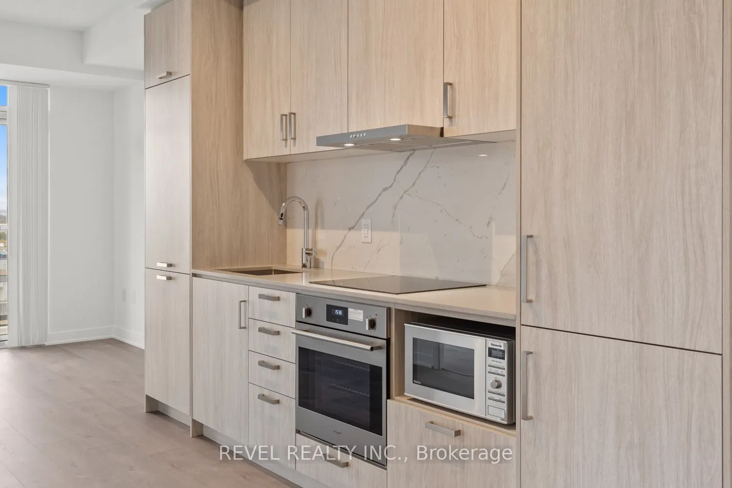 60 Honeycrisp Crescent, #720