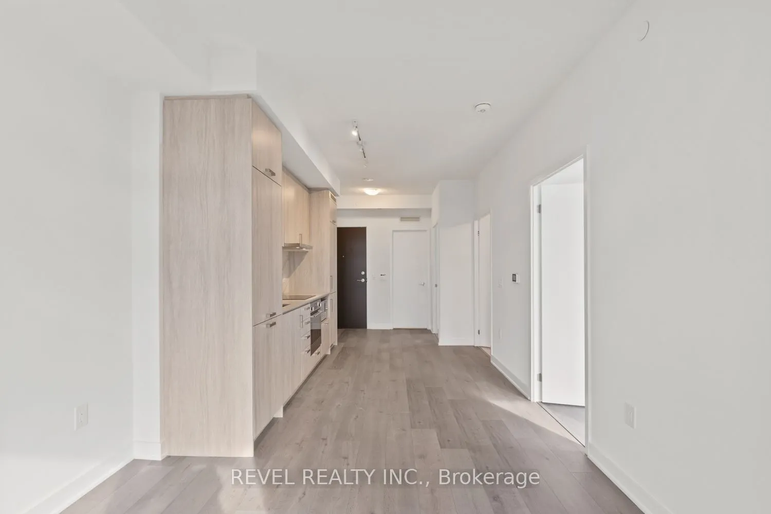 60 Honeycrisp Crescent, #720