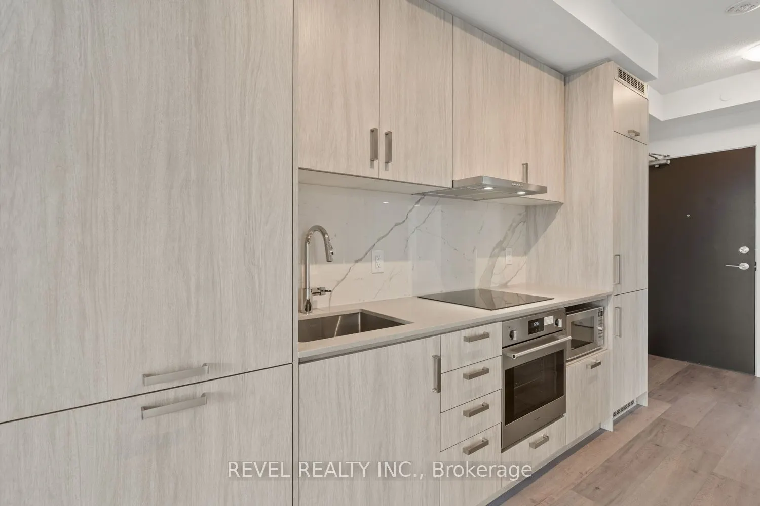 60 Honeycrisp Crescent, #720