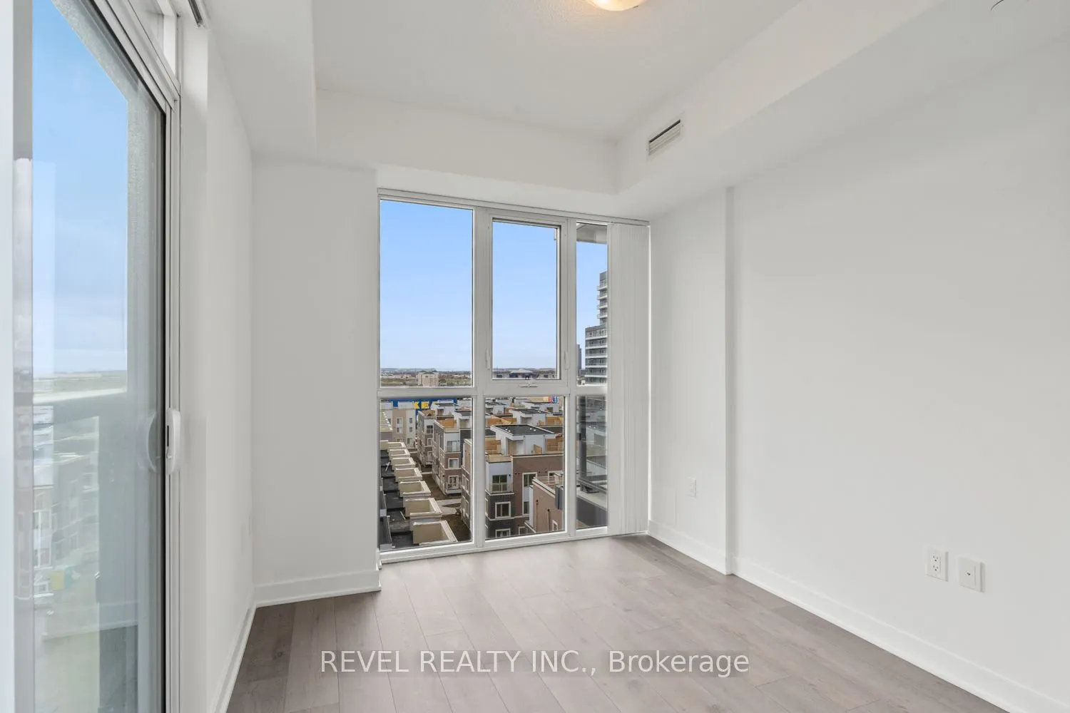 60 Honeycrisp Crescent, #720