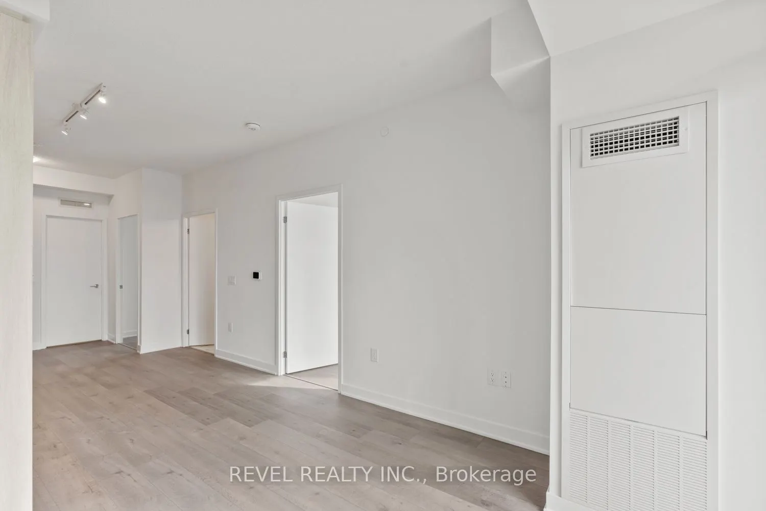 60 Honeycrisp Crescent, #720