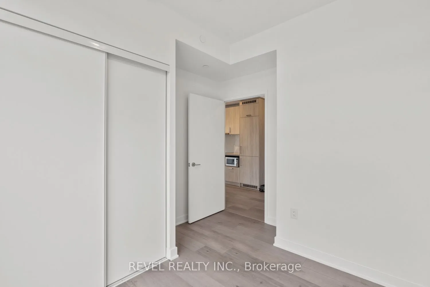 60 Honeycrisp Crescent, #720