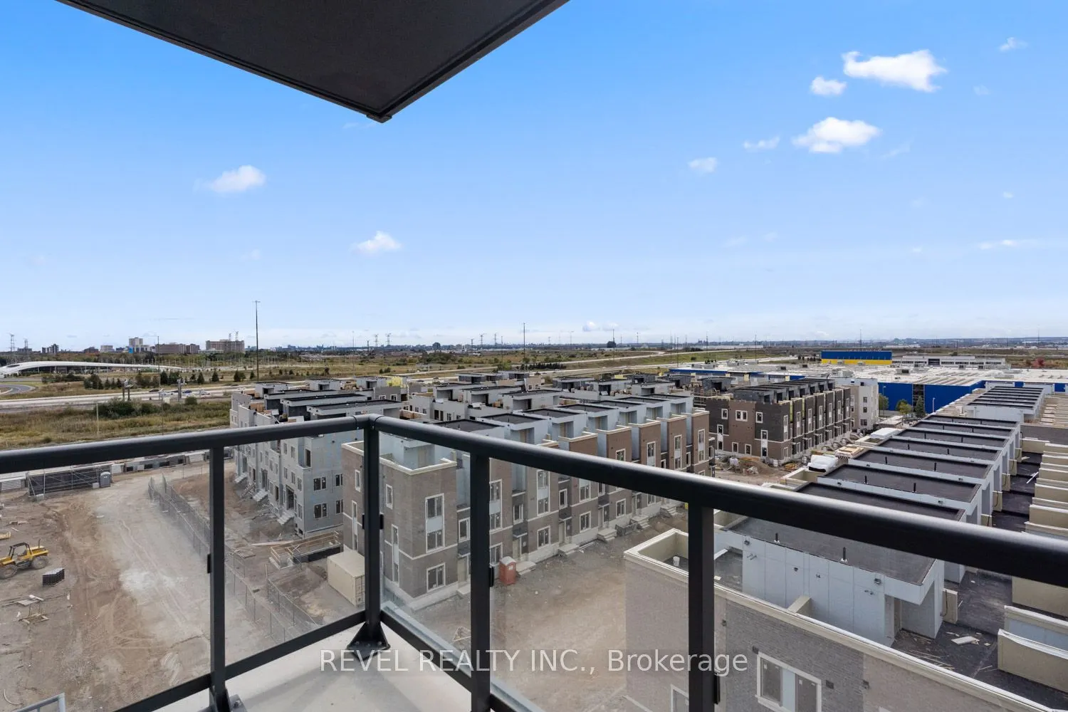 60 Honeycrisp Crescent, #720