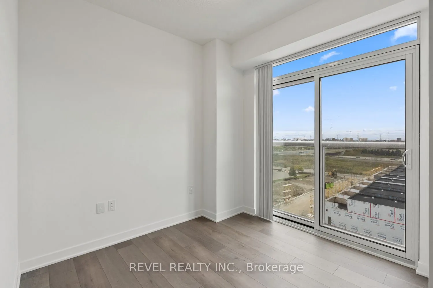 60 Honeycrisp Crescent, #720