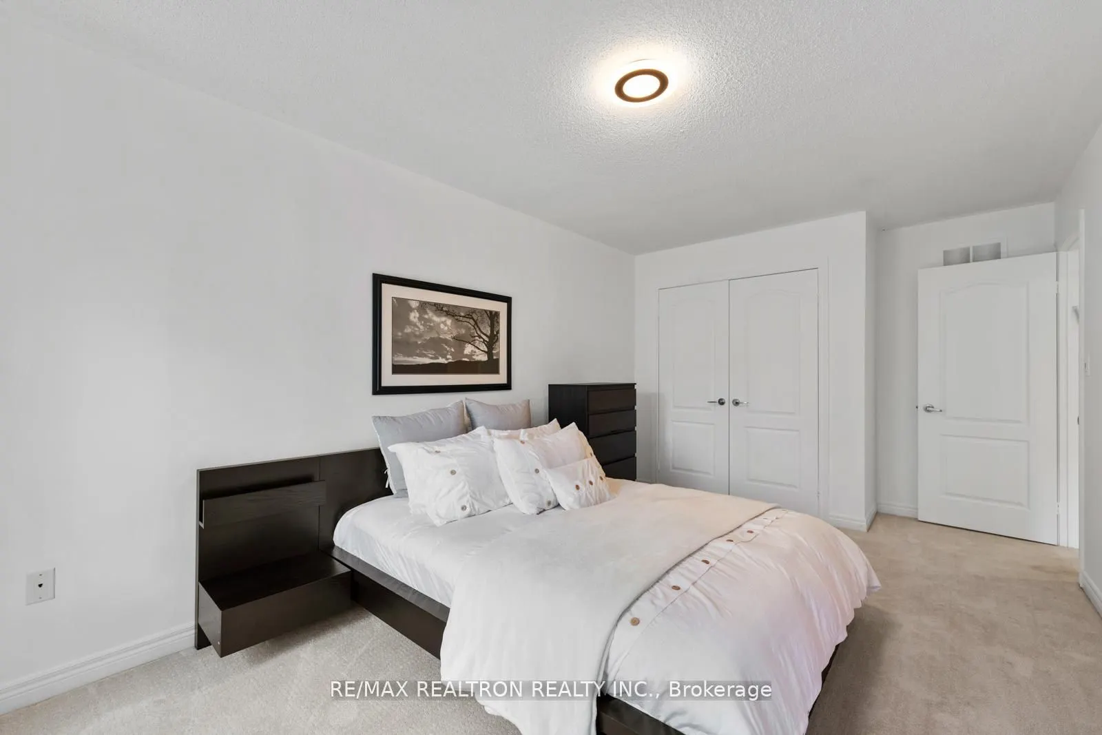 136 Kingsbridge Circle