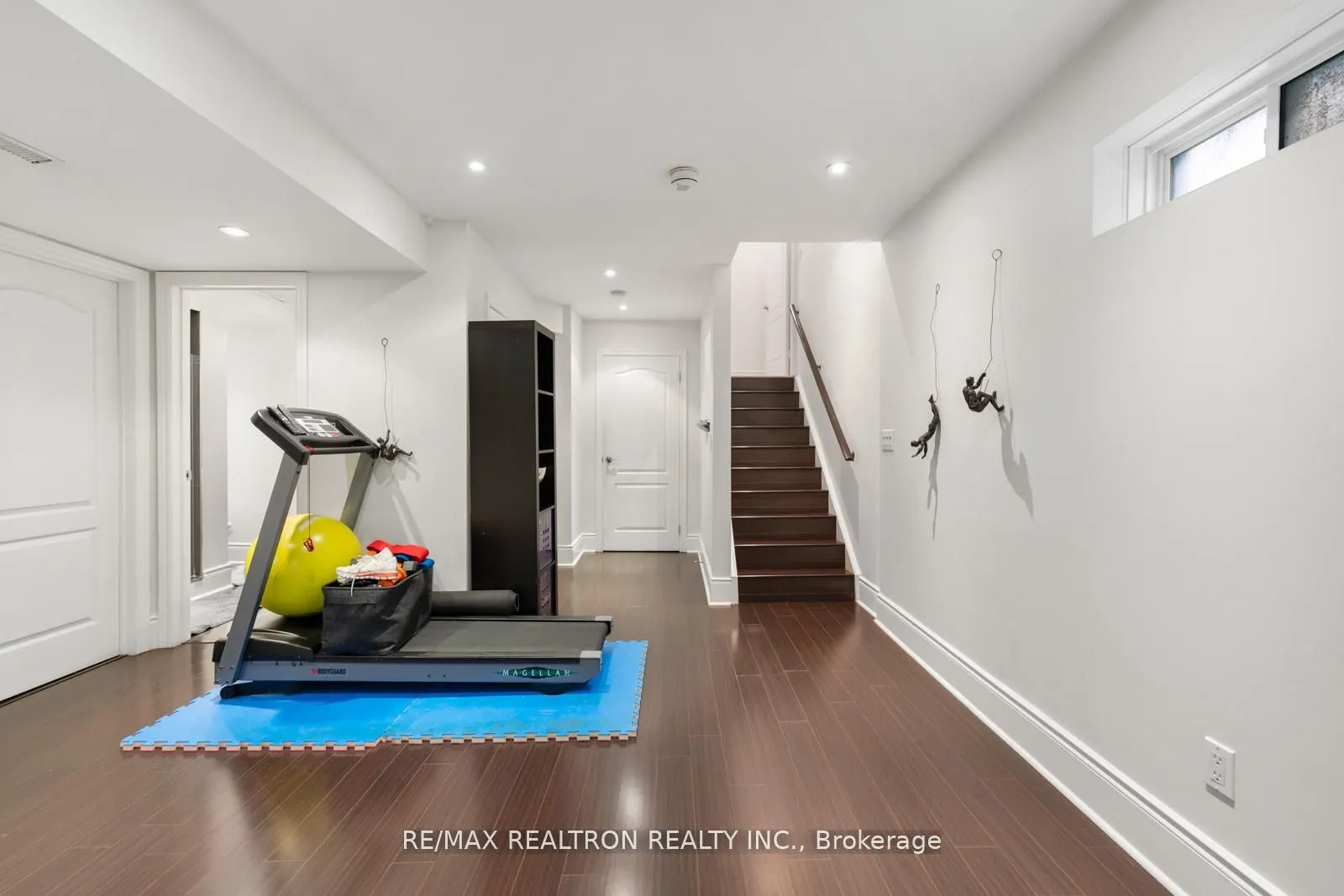 136 Kingsbridge Circle