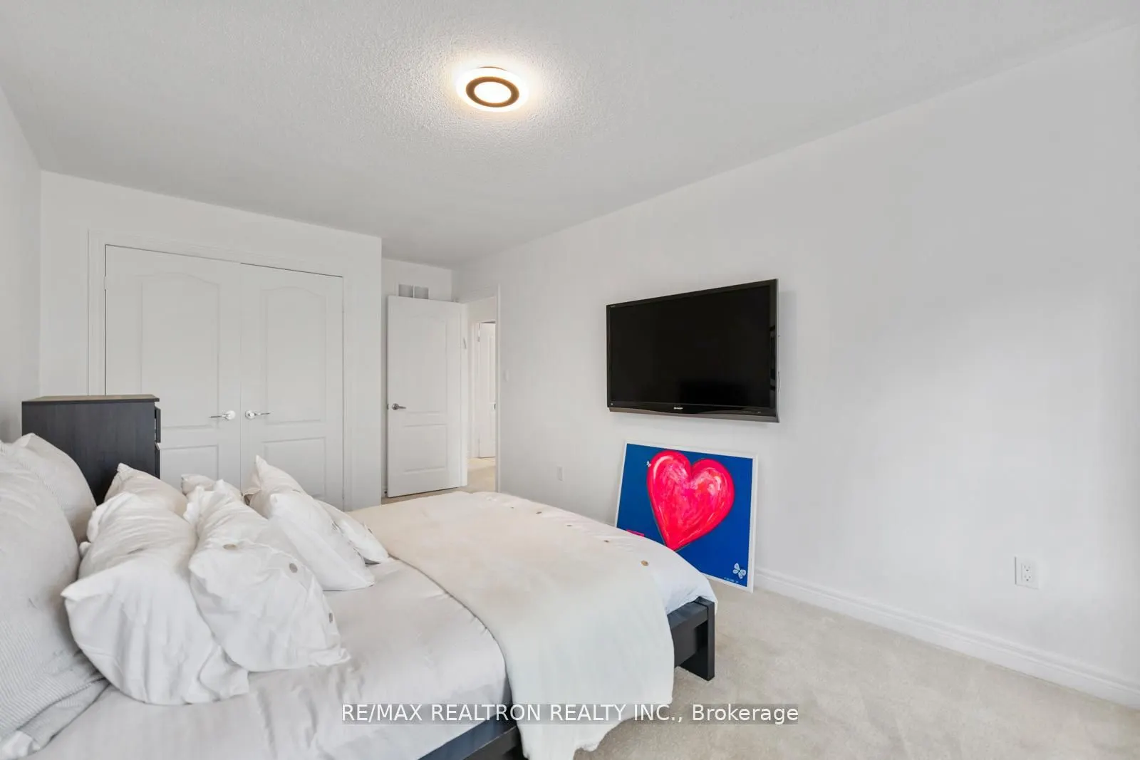 136 Kingsbridge Circle