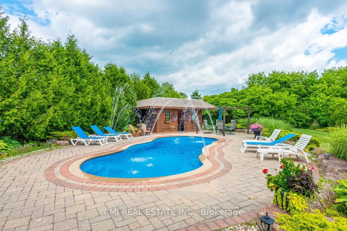 776 Woodland Acres Crescent