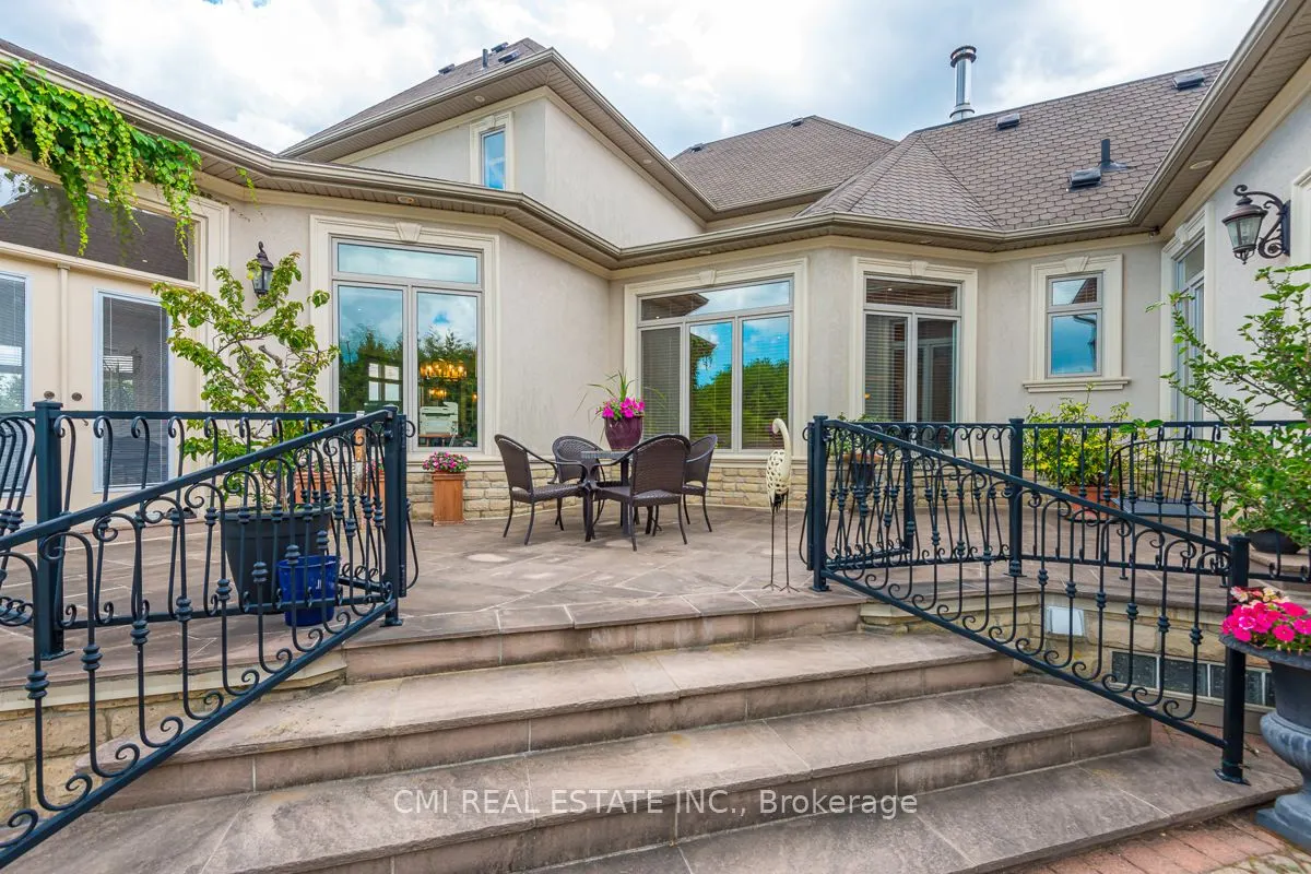 776 Woodland Acres Crescent