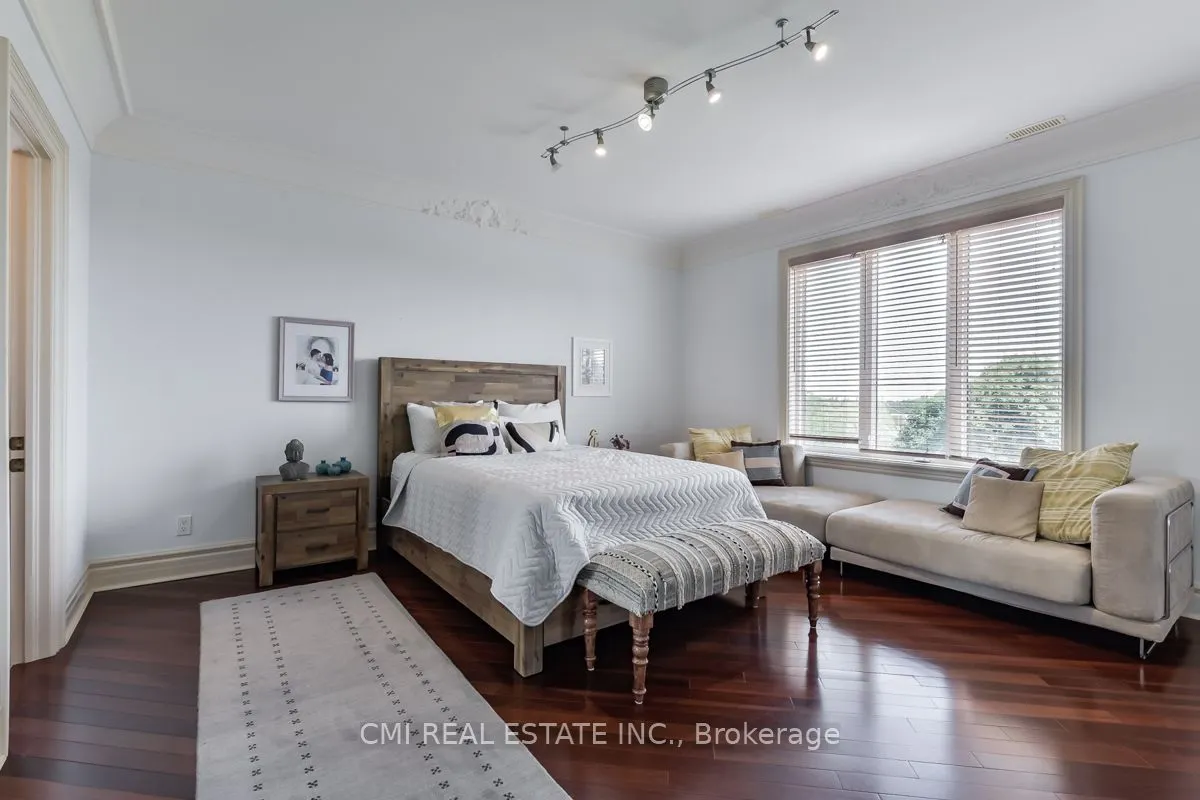 776 Woodland Acres Crescent