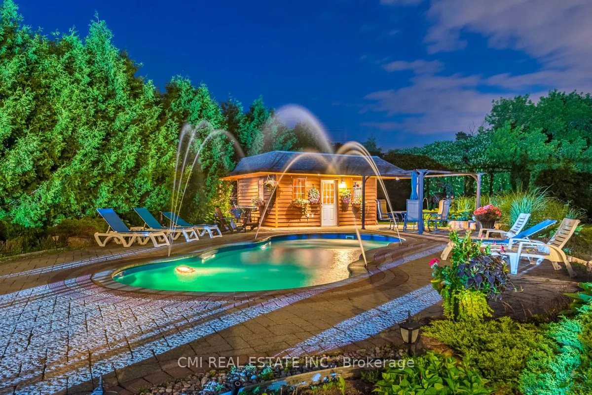 776 Woodland Acres Crescent