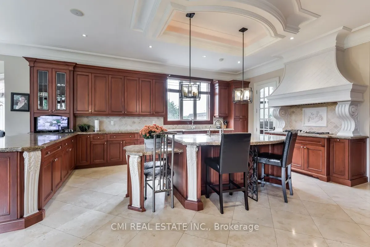 776 Woodland Acres Crescent