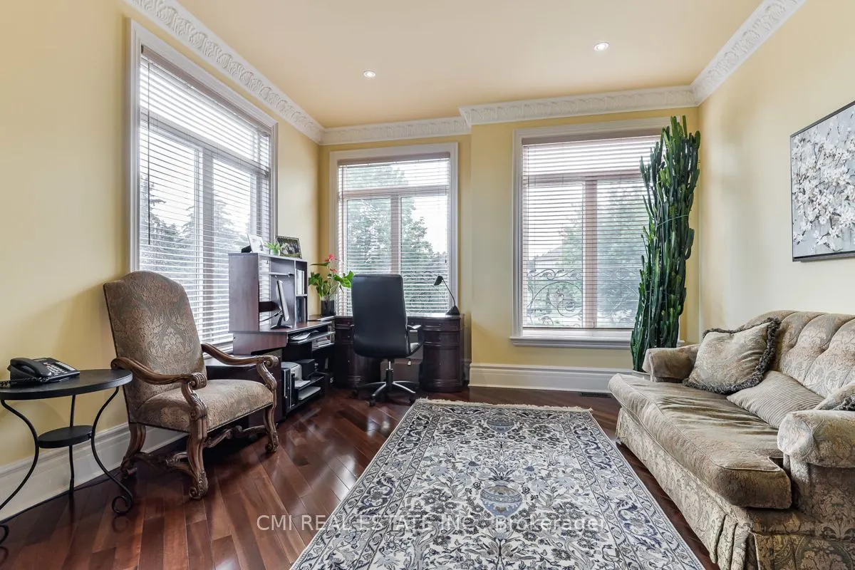 776 Woodland Acres Crescent