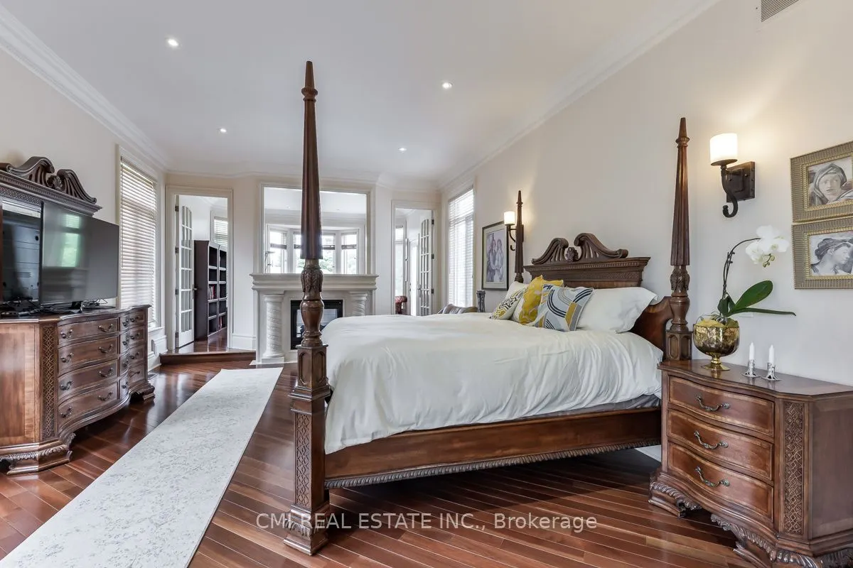 776 Woodland Acres Crescent