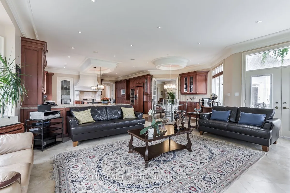 776 Woodland Acres Crescent