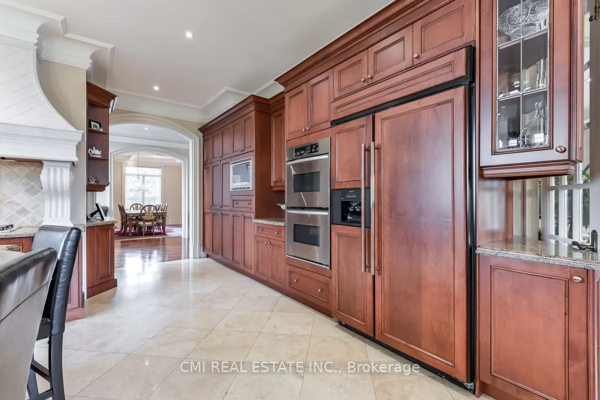 776 Woodland Acres Crescent