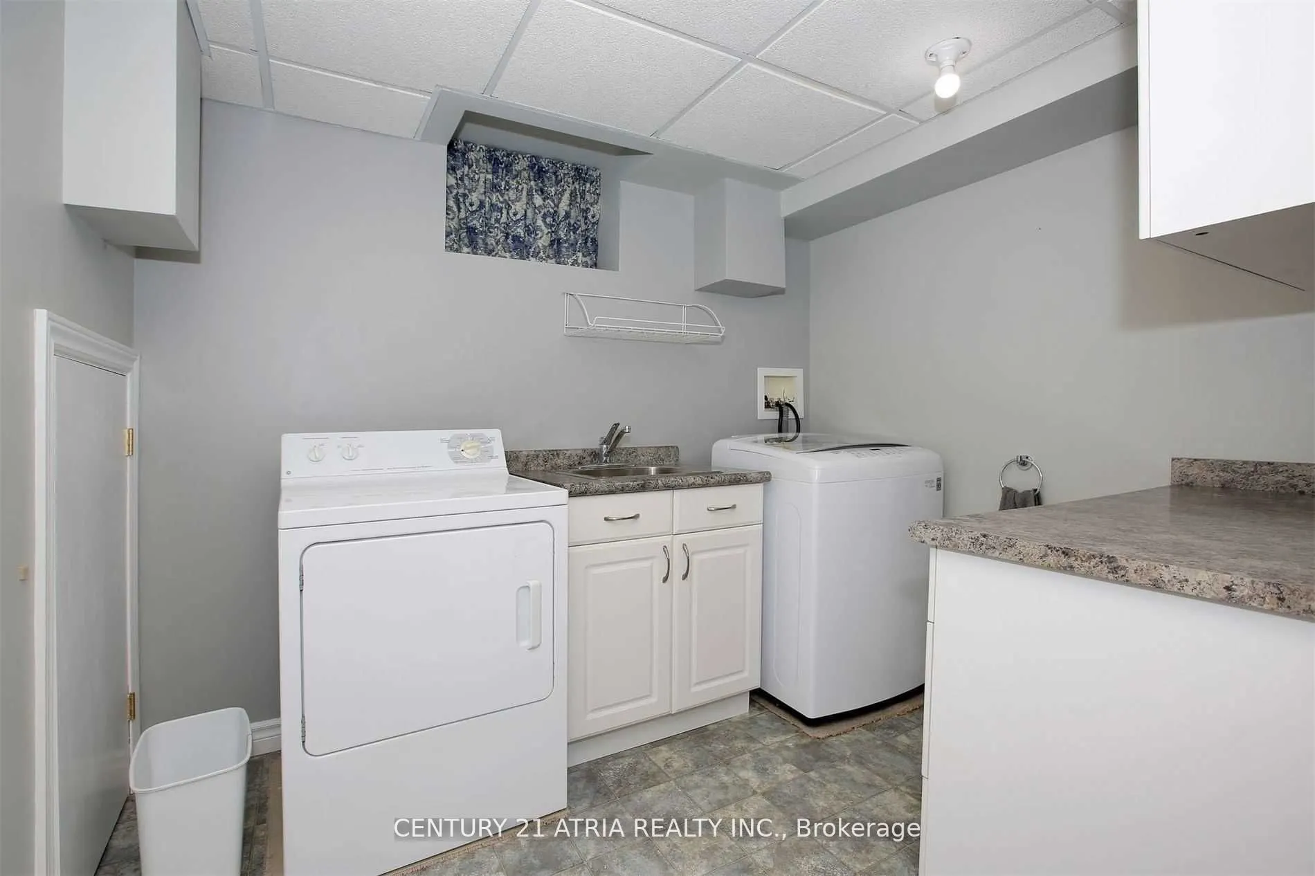 16 Brightbay Crescent