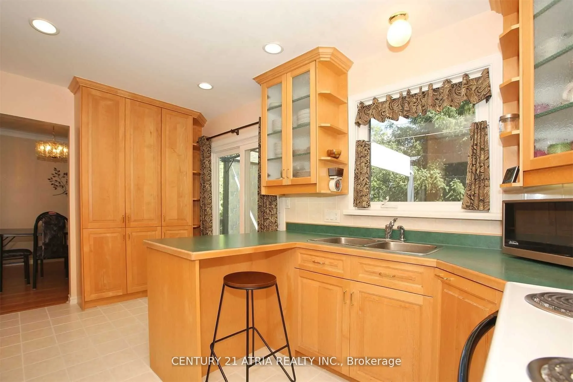 16 Brightbay Crescent