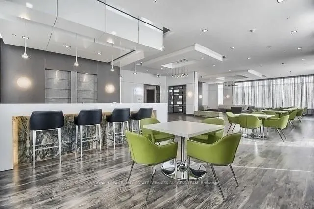 7890 Bathurst Street, #2002