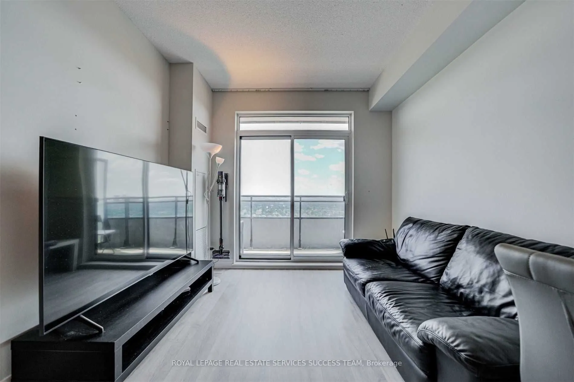 7890 Bathurst Street, #2002