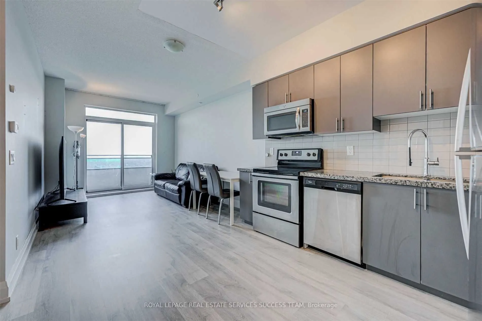 7890 Bathurst Street, #2002