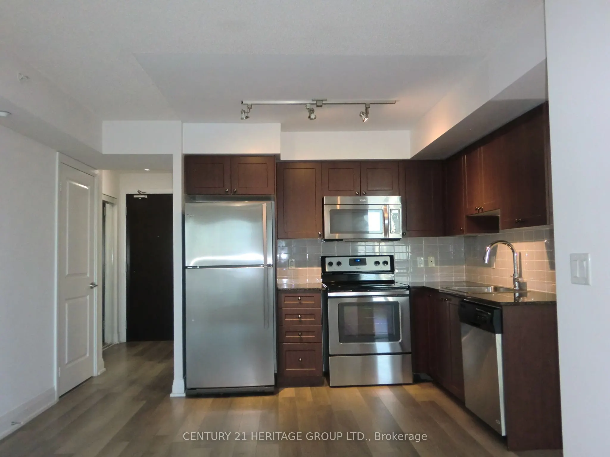 372 Highway 7 Avenue E, ##801