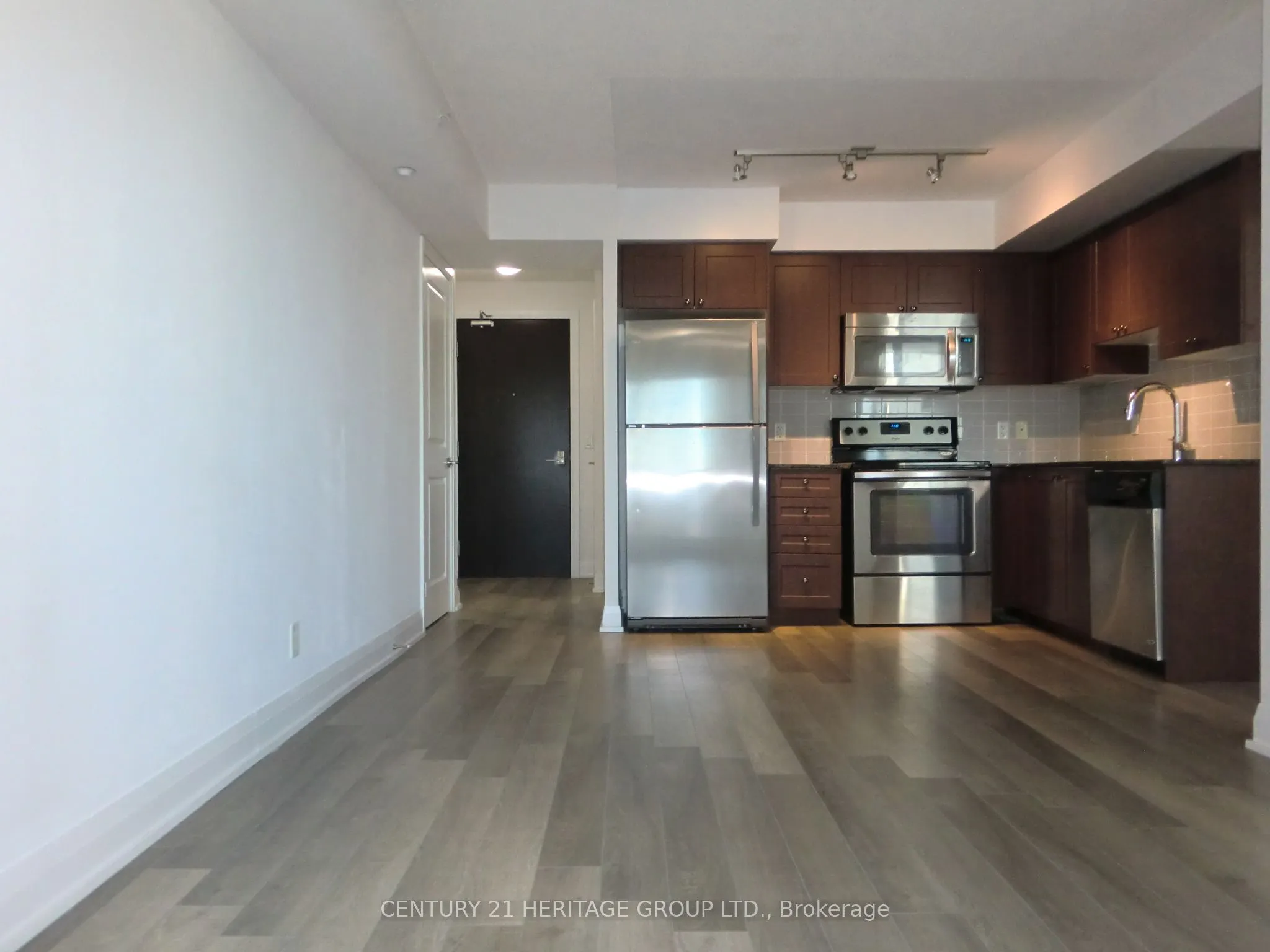 372 Highway 7 Avenue E, ##801