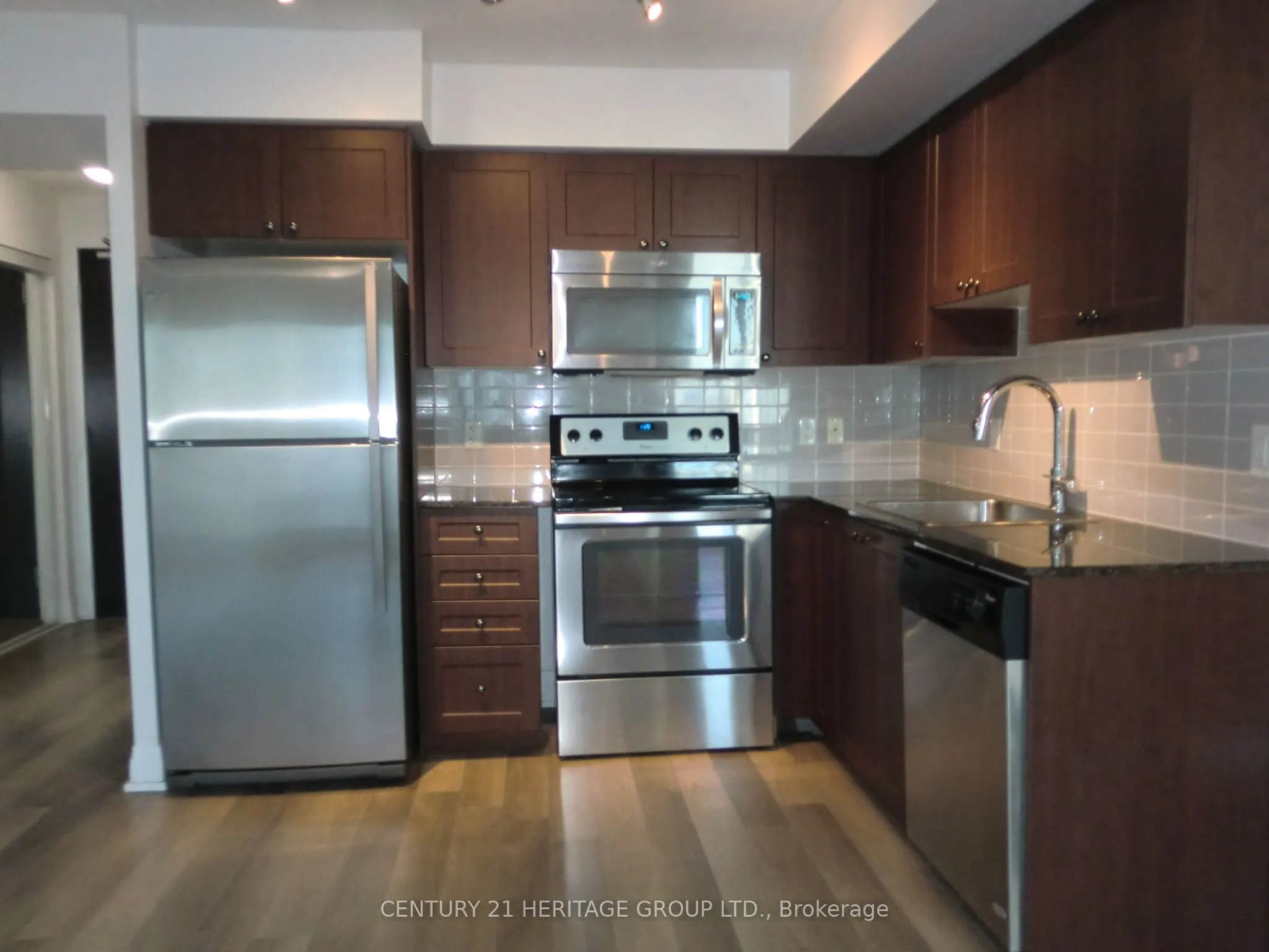 372 Highway 7 Avenue E, ##801