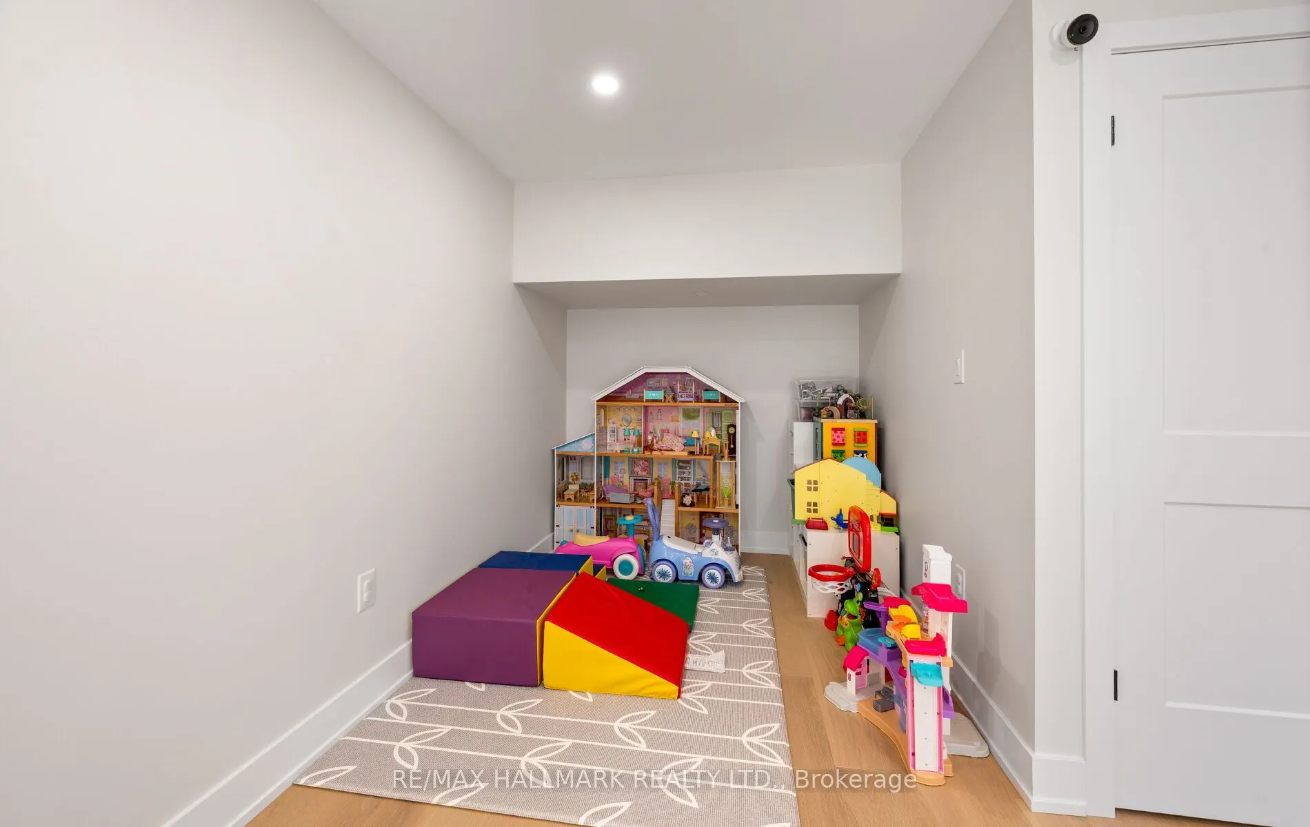 155 Stevenson Crescent