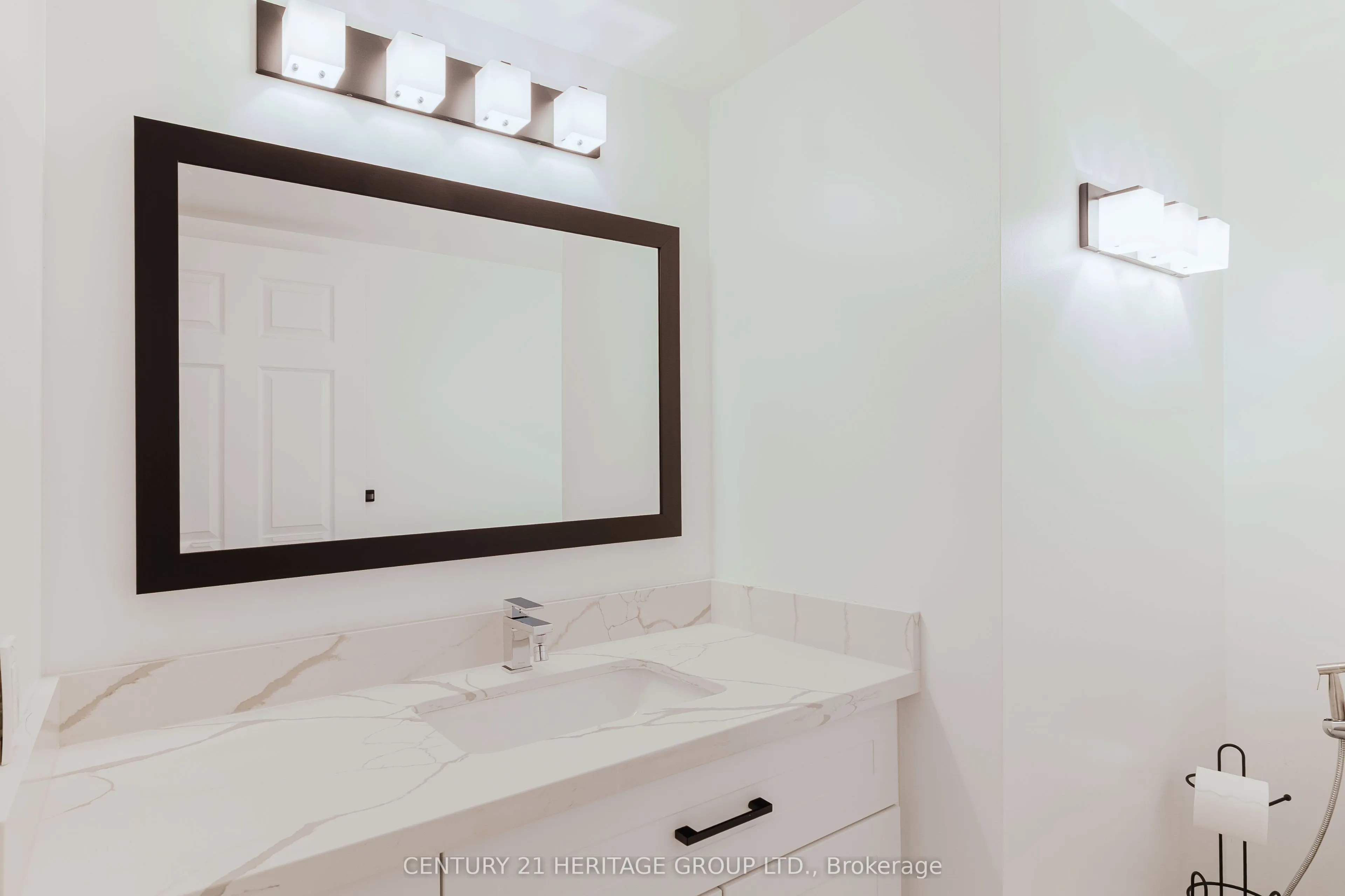 40 Harding Blvd Boulevard W, #203