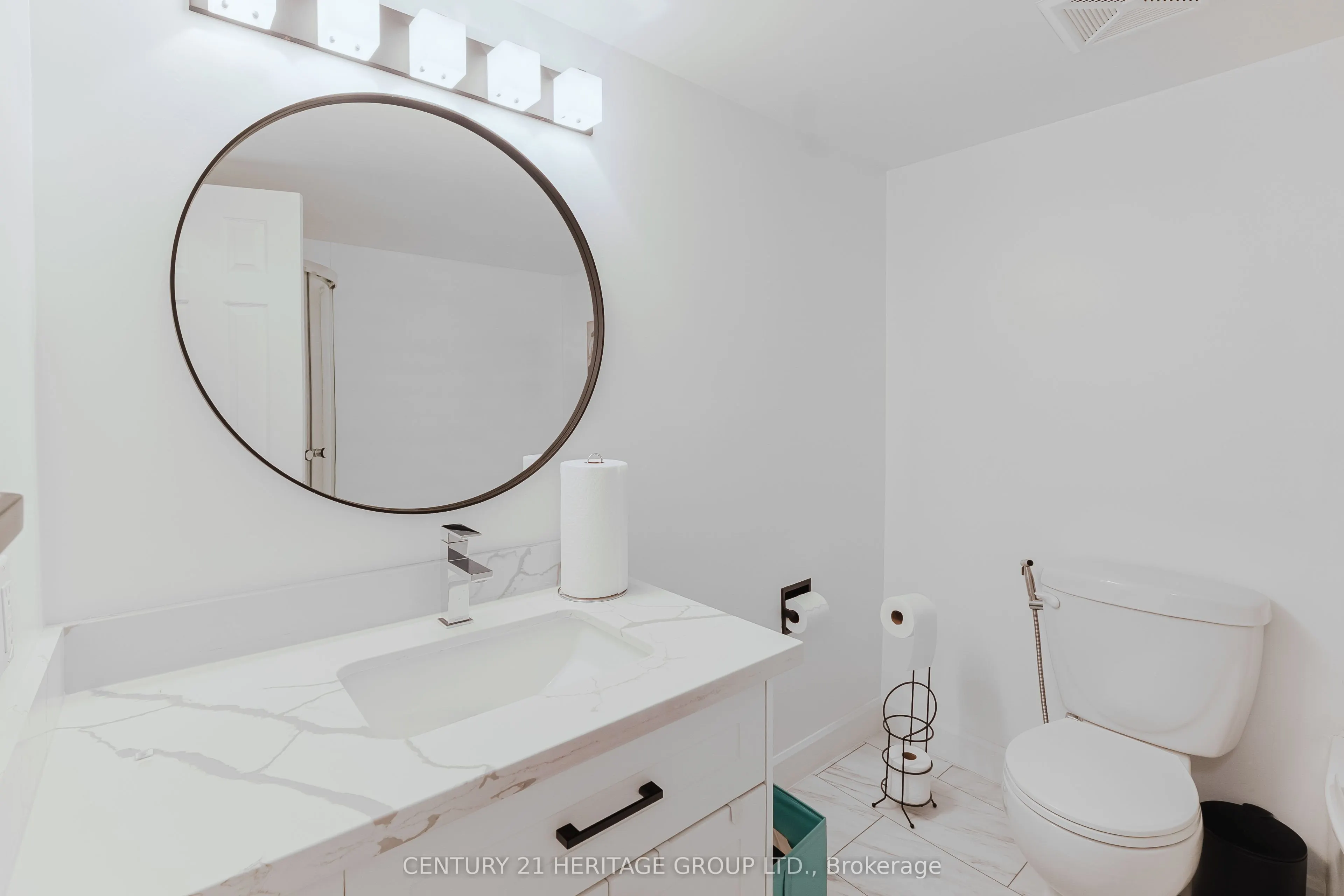 40 Harding Blvd Boulevard W, #203