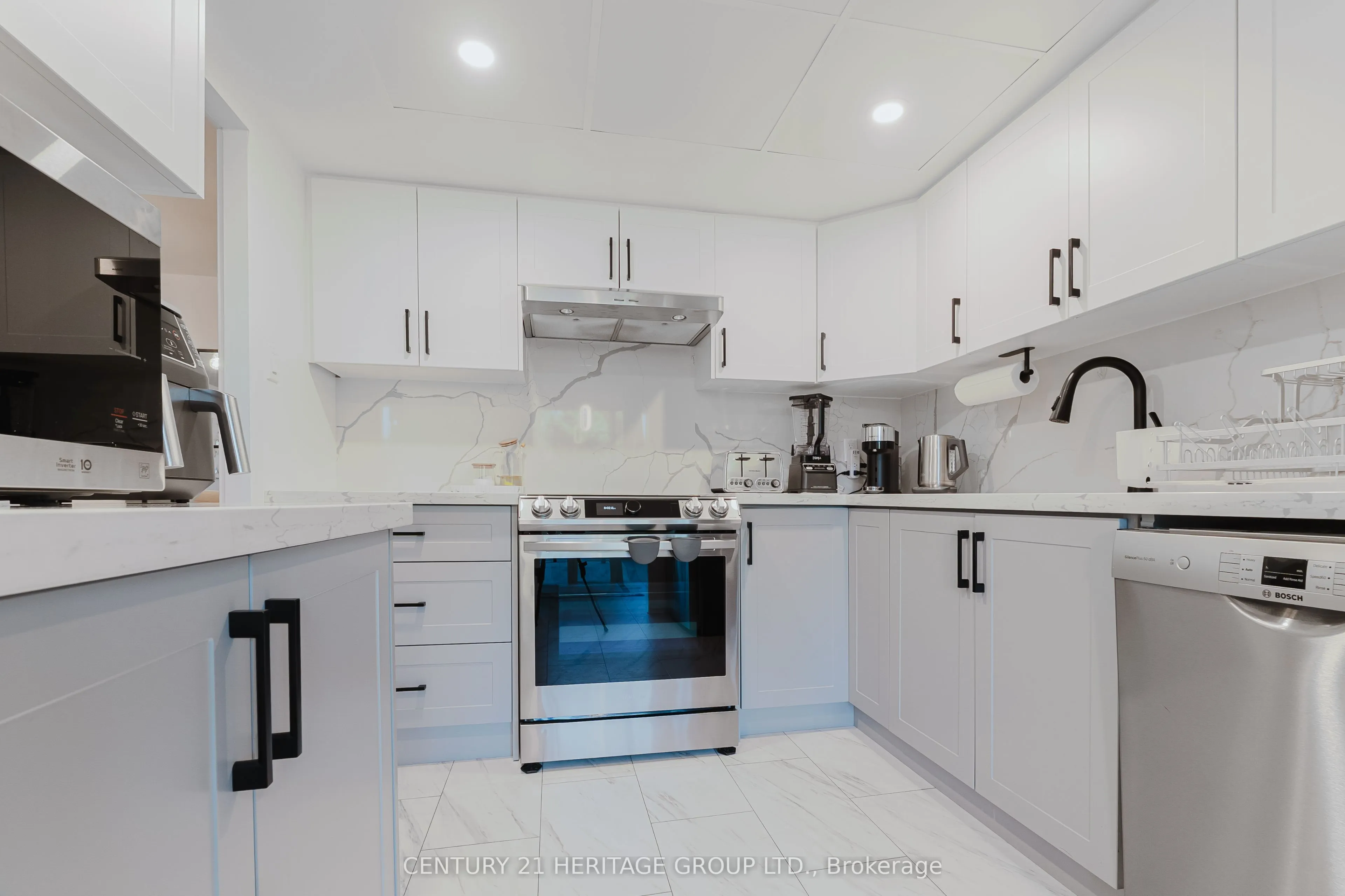 40 Harding Blvd Boulevard W, #203