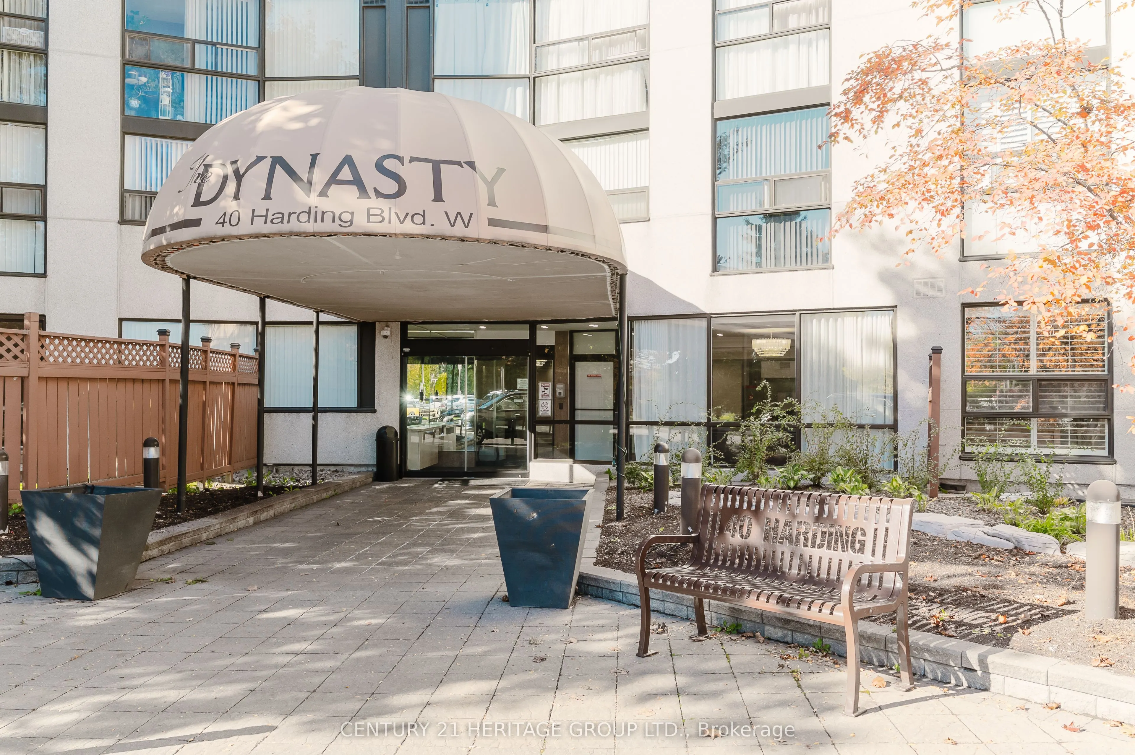 40 Harding Blvd Boulevard W, #203