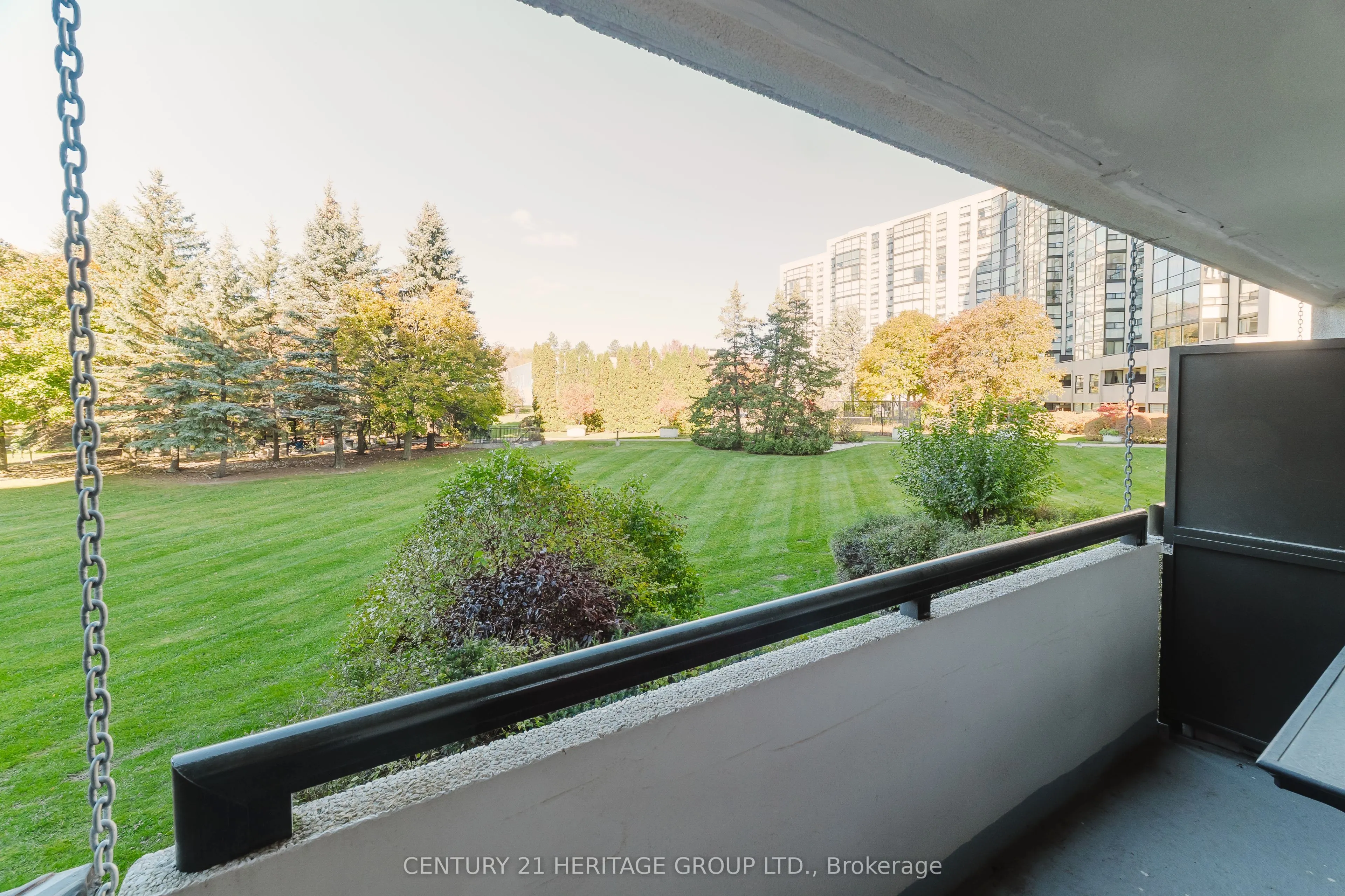 40 Harding Blvd Boulevard W, #203