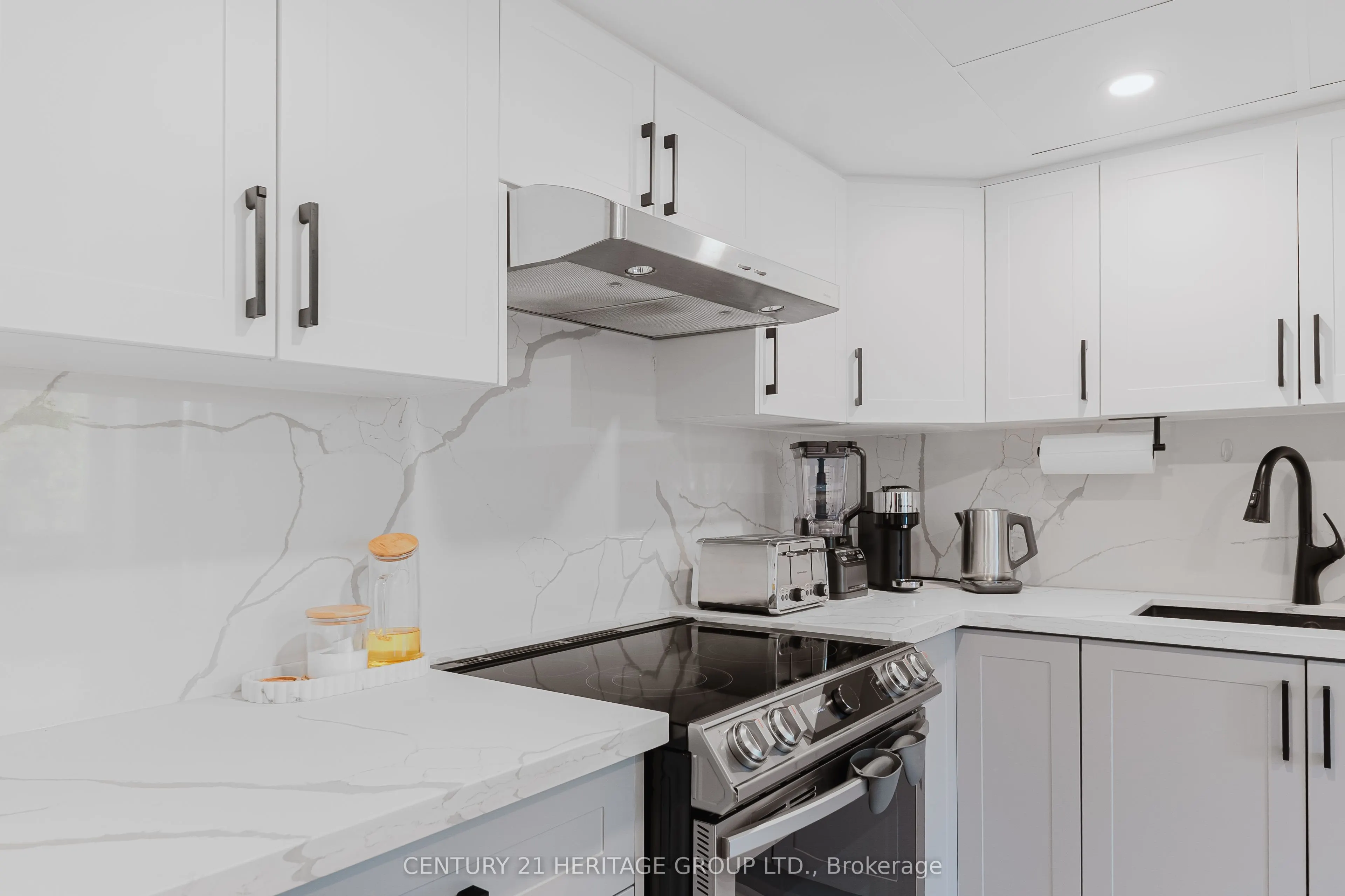 40 Harding Blvd Boulevard W, #203