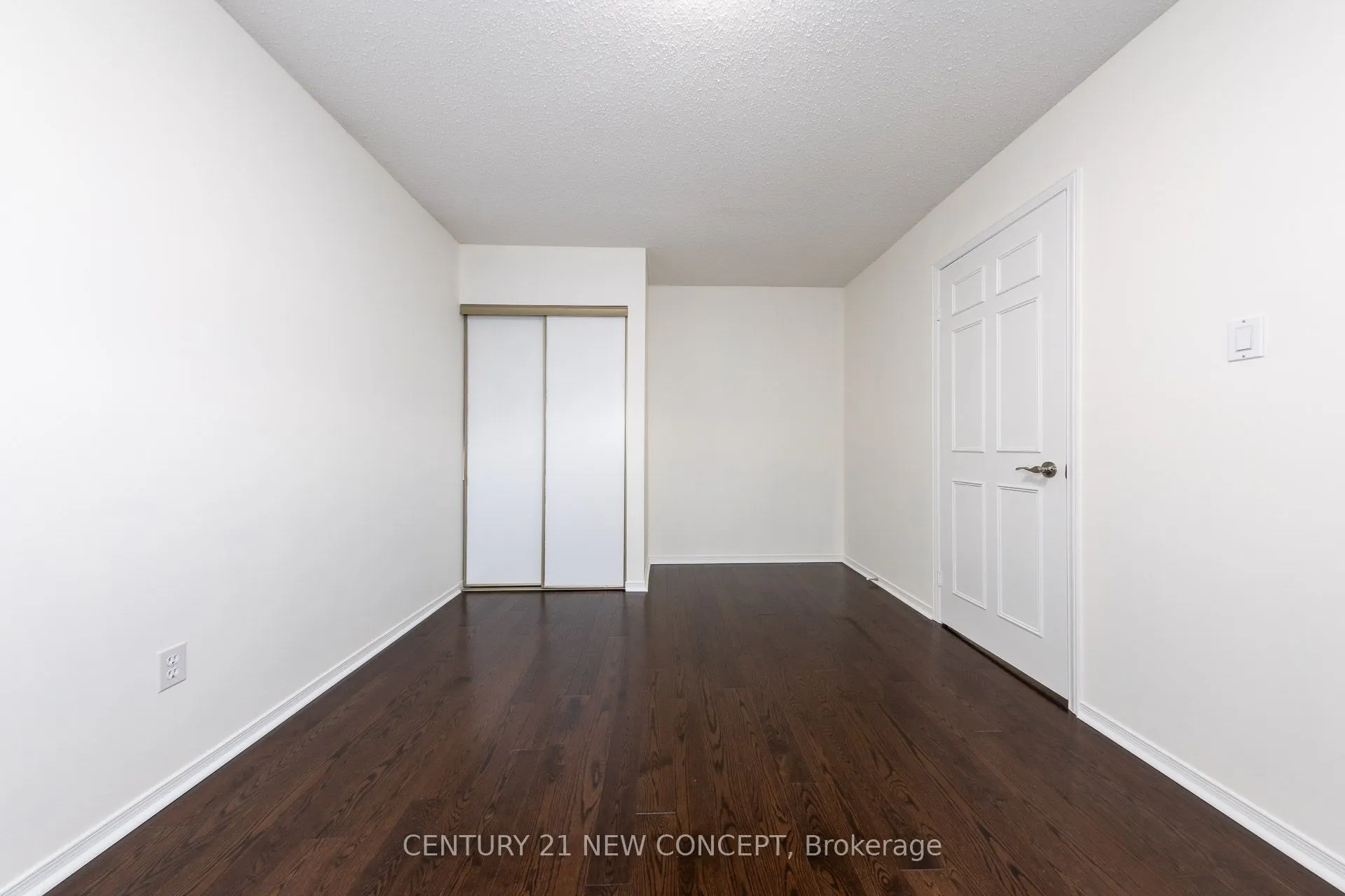 148 Edmund Seager Drive N