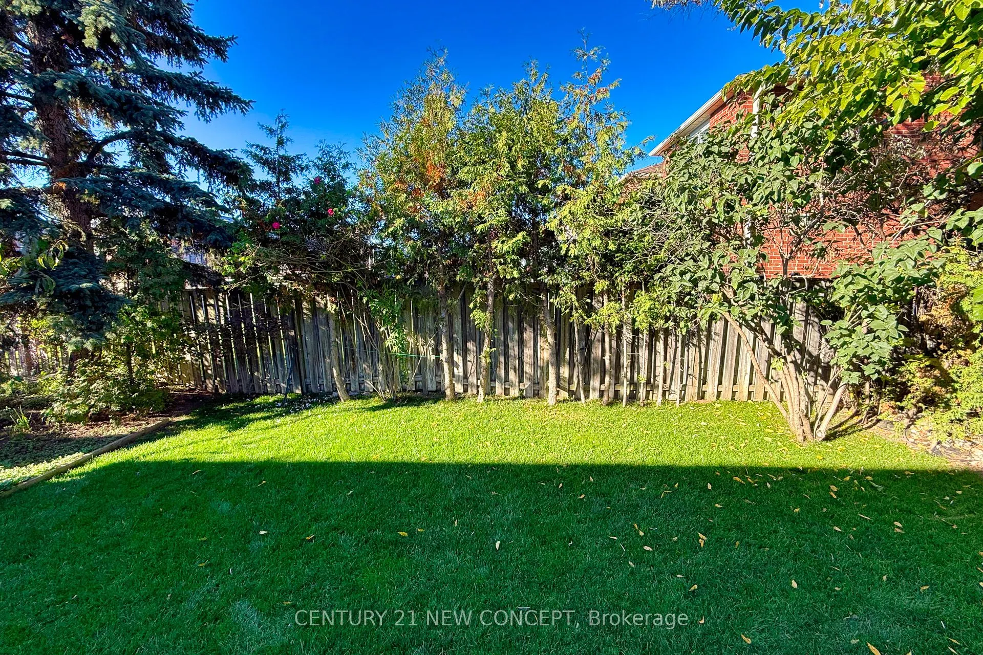 148 Edmund Seager Drive N